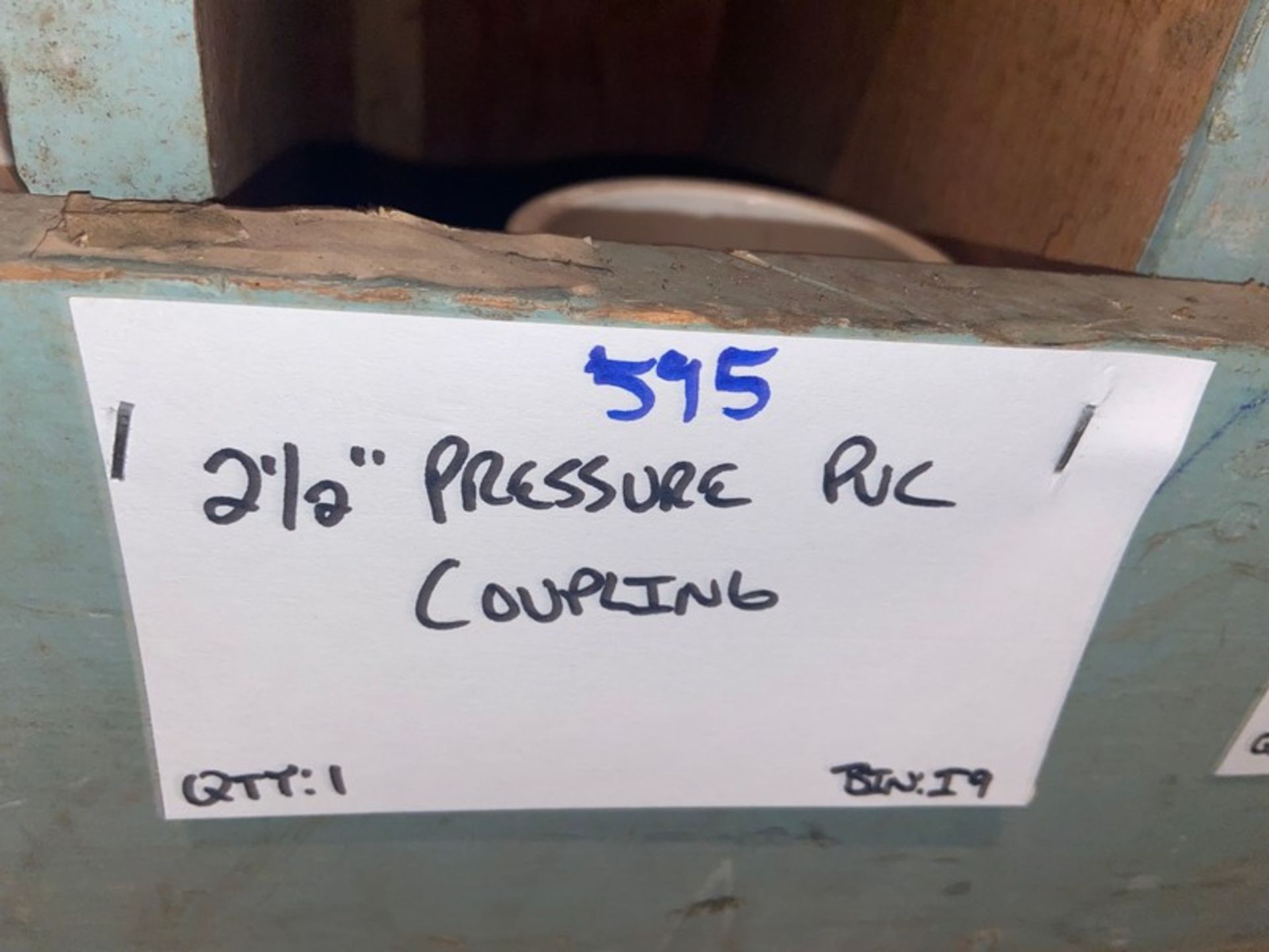 (3) 2 1/2” x 1 1/2” Pressure PVC TEE (Bin:I9); Includes (2)2 1/2 Pressure PVC TEE (Bin:I9); Includes - Bild 2 aus 7