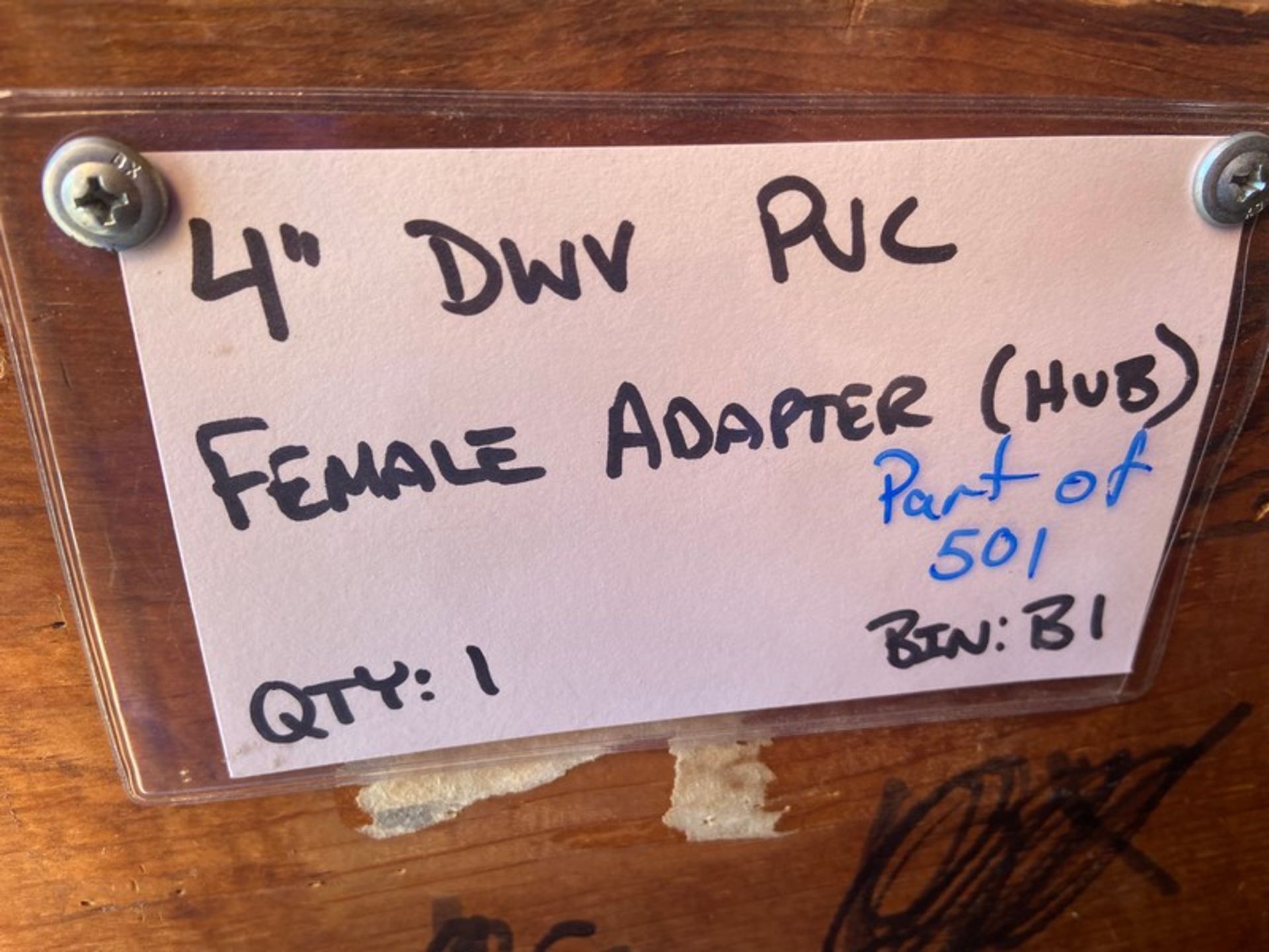 (1) 4" DWV PVC Female Adapter (Hub) (Bin: B1); (14) 4" DWV PVC Female Adapter (Street) (Trailer # - Bild 3 aus 3