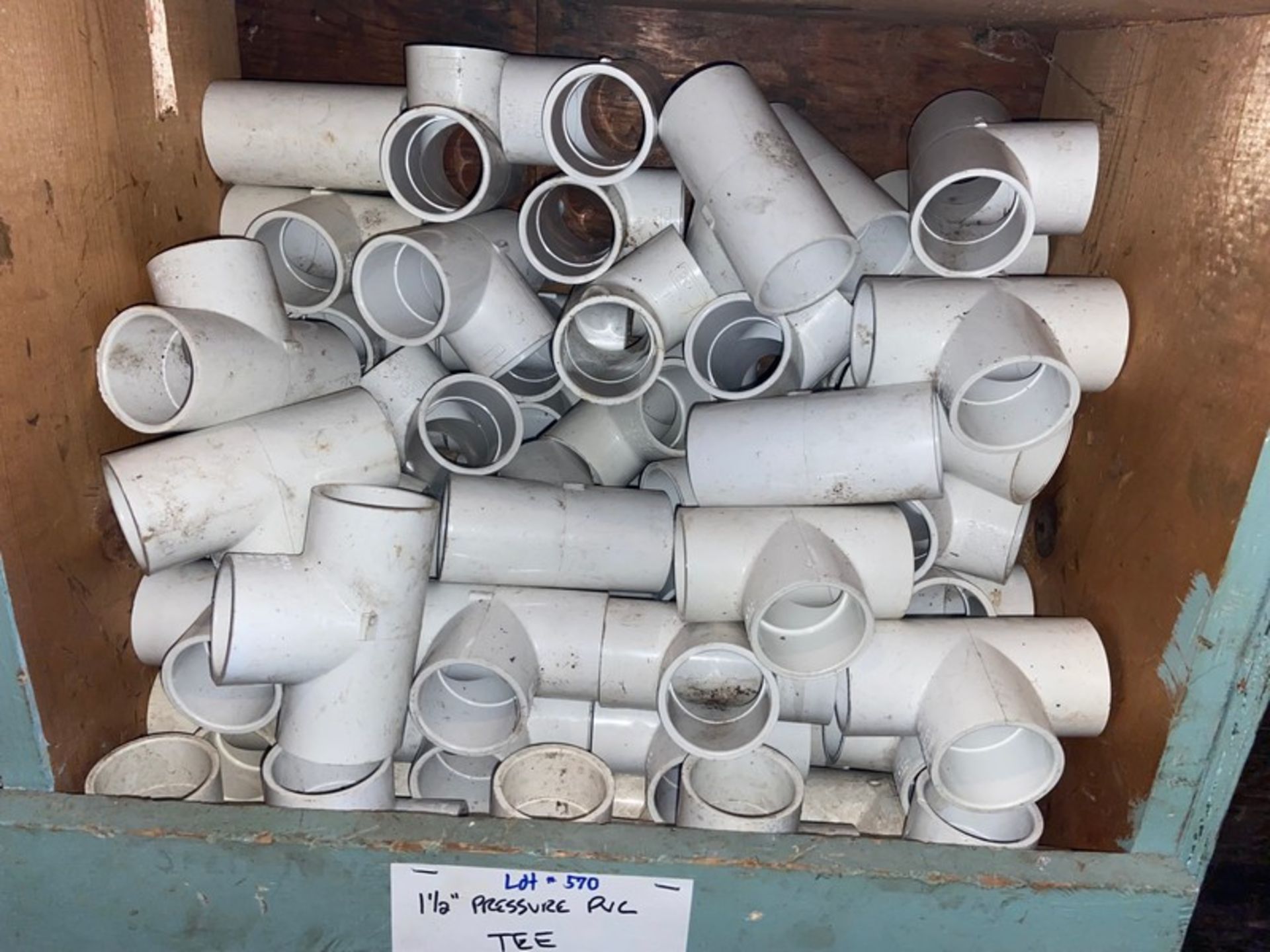 (70) 1-1/2" Pressure PVC Tee (Bin: H6) (LOCATED IN MONROEVILLE, PA)