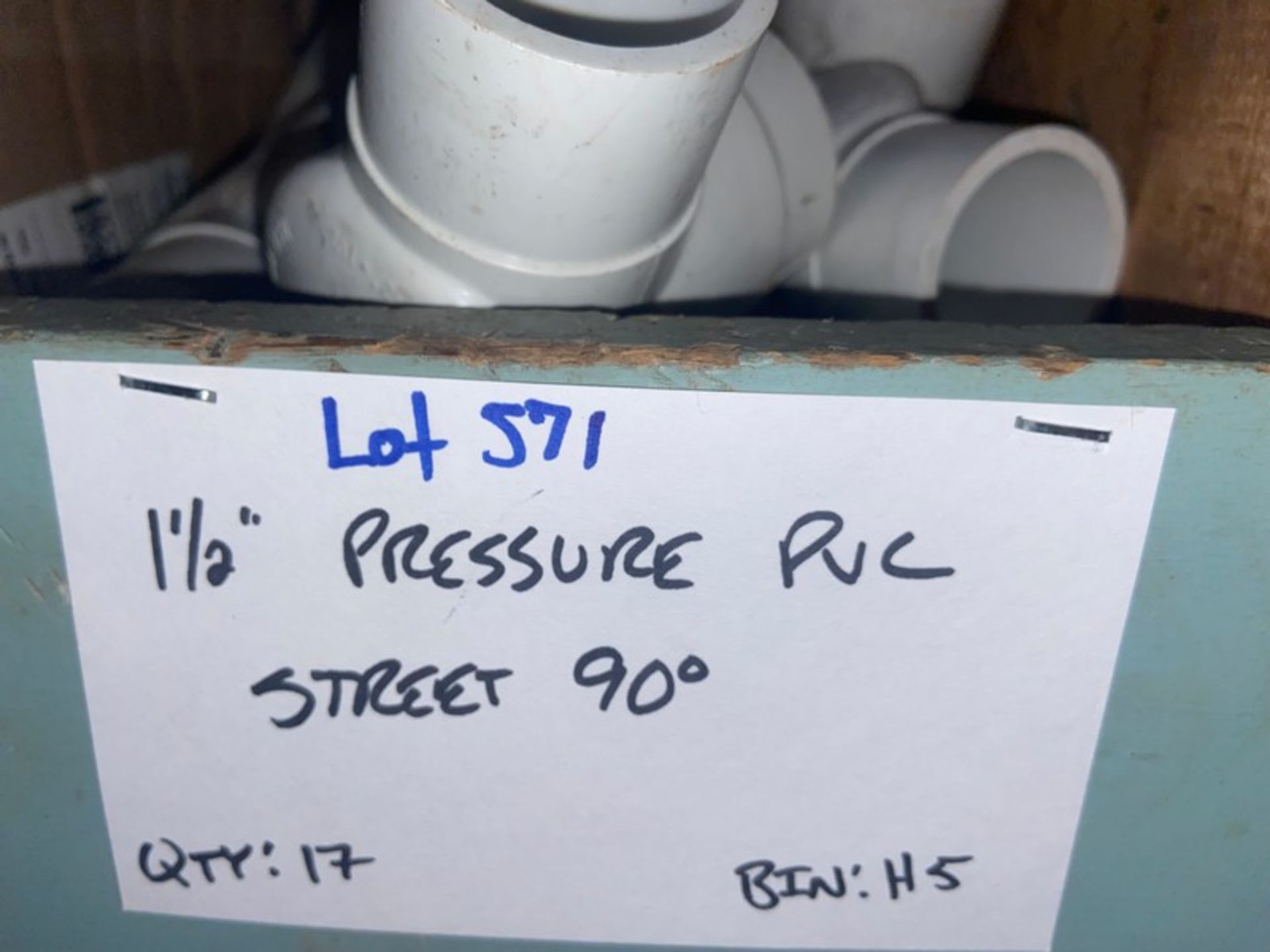 (17) 1-1/2" Pressure PVC Street 90' (Bin: H5); (29) 1-1/2" Pressure PVC 90' (Bin: H5) (LOCATED IN - Image 8 of 9