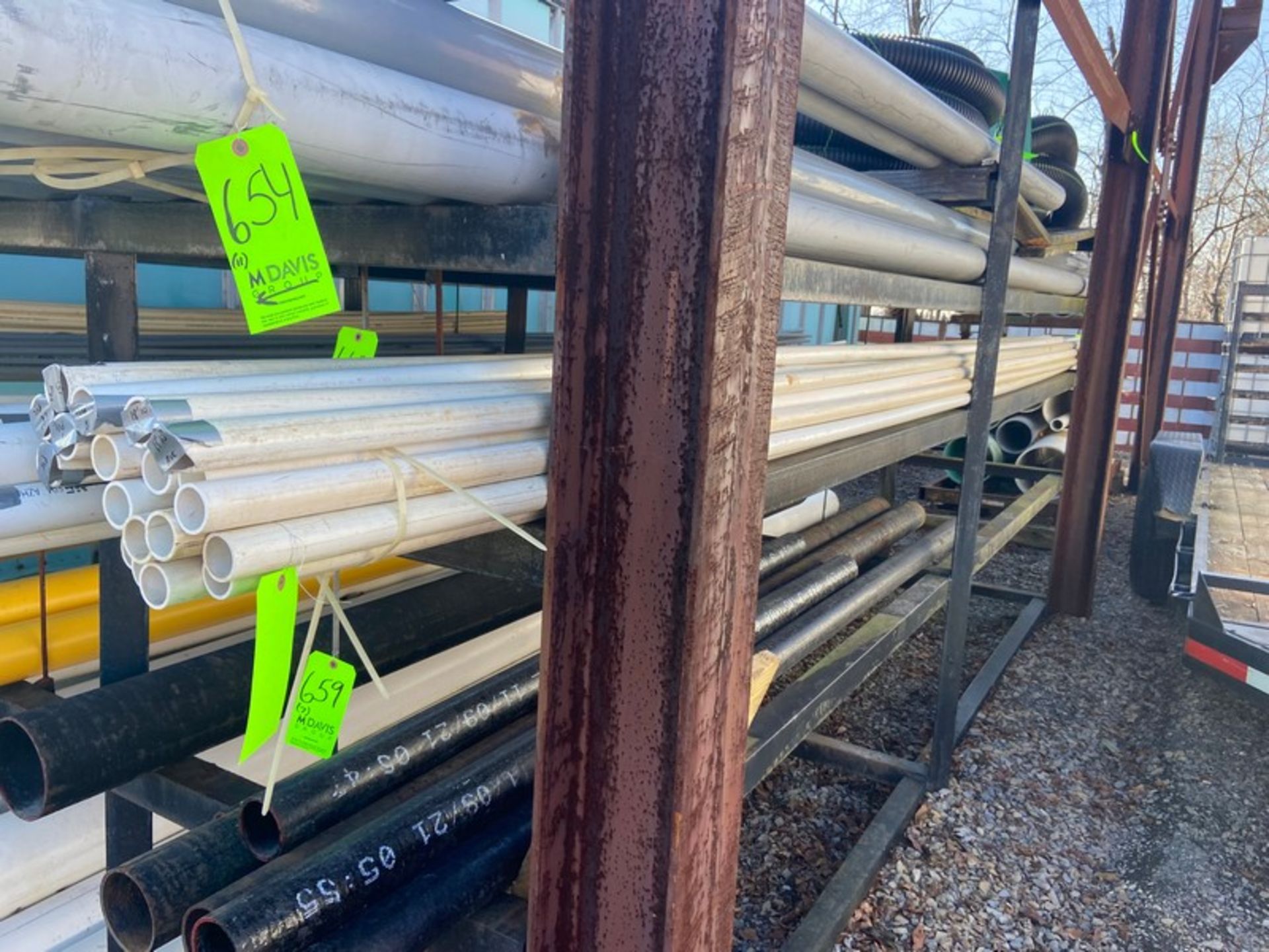 Straight Sections of PVC (LOCATED IN MONROEVILLE, PA) (LOADING, RIGGING, & SITE MANAGEMENT FEE: $