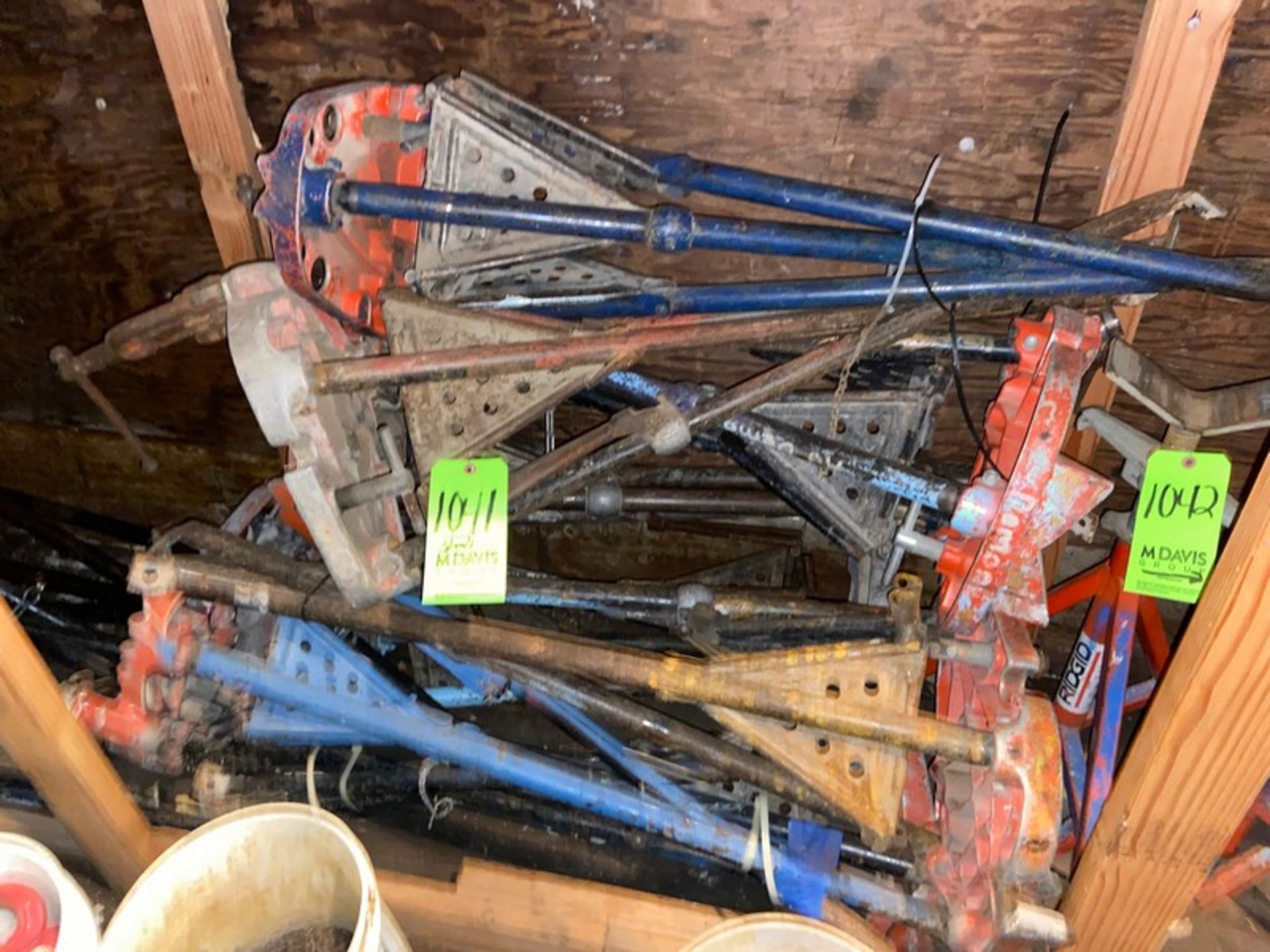 Lot of Assorted Pipe Vises (LOCATED IN MONROEVILLE, PA) - Bild 2 aus 2