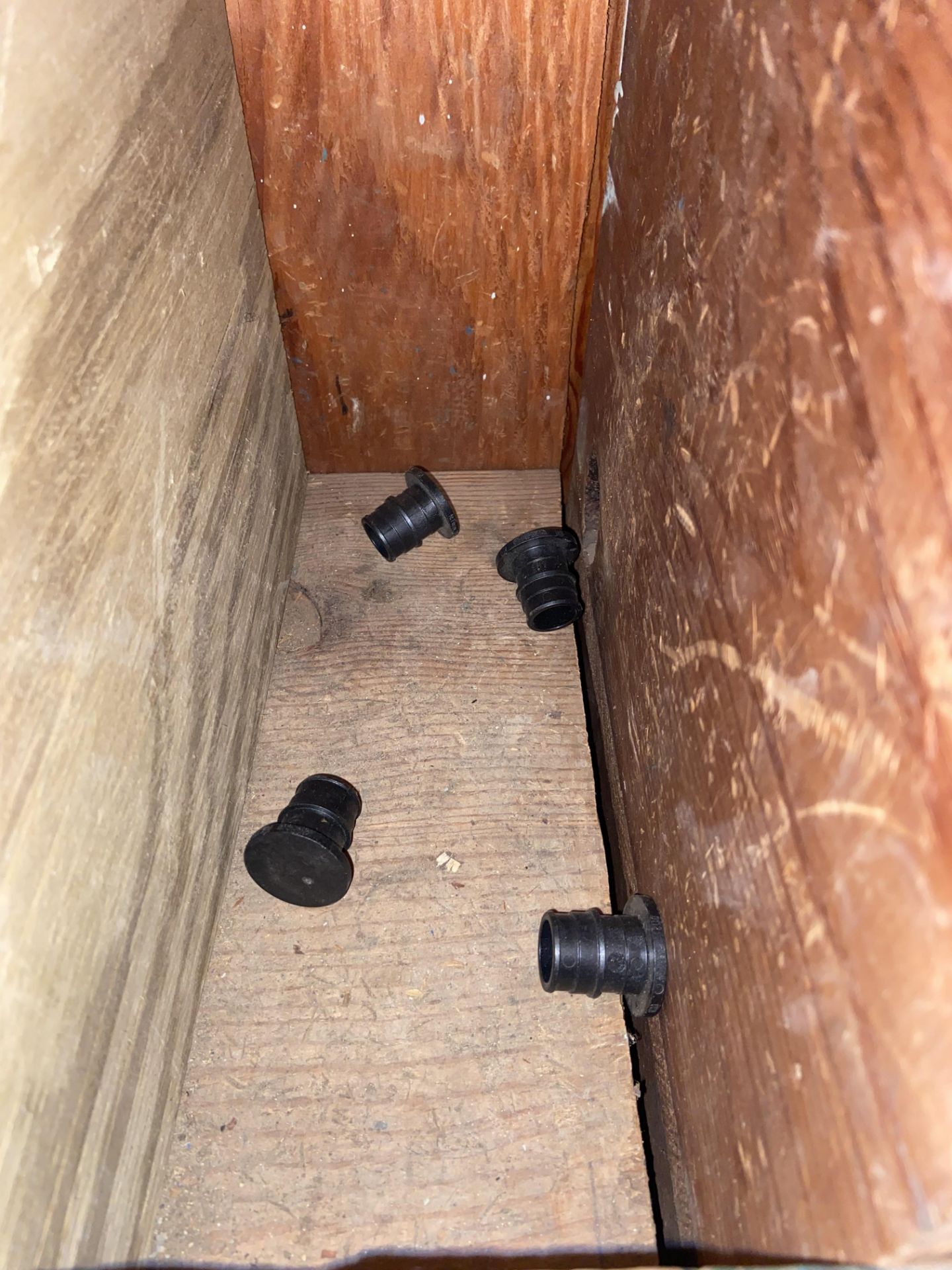 (4) 3/4” Uponor Cap (Bin:N22); (48) 3/4” uponor coupling (Bin:N21) (LOCATED IN MONROEVILLE, PA) - Image 3 of 4