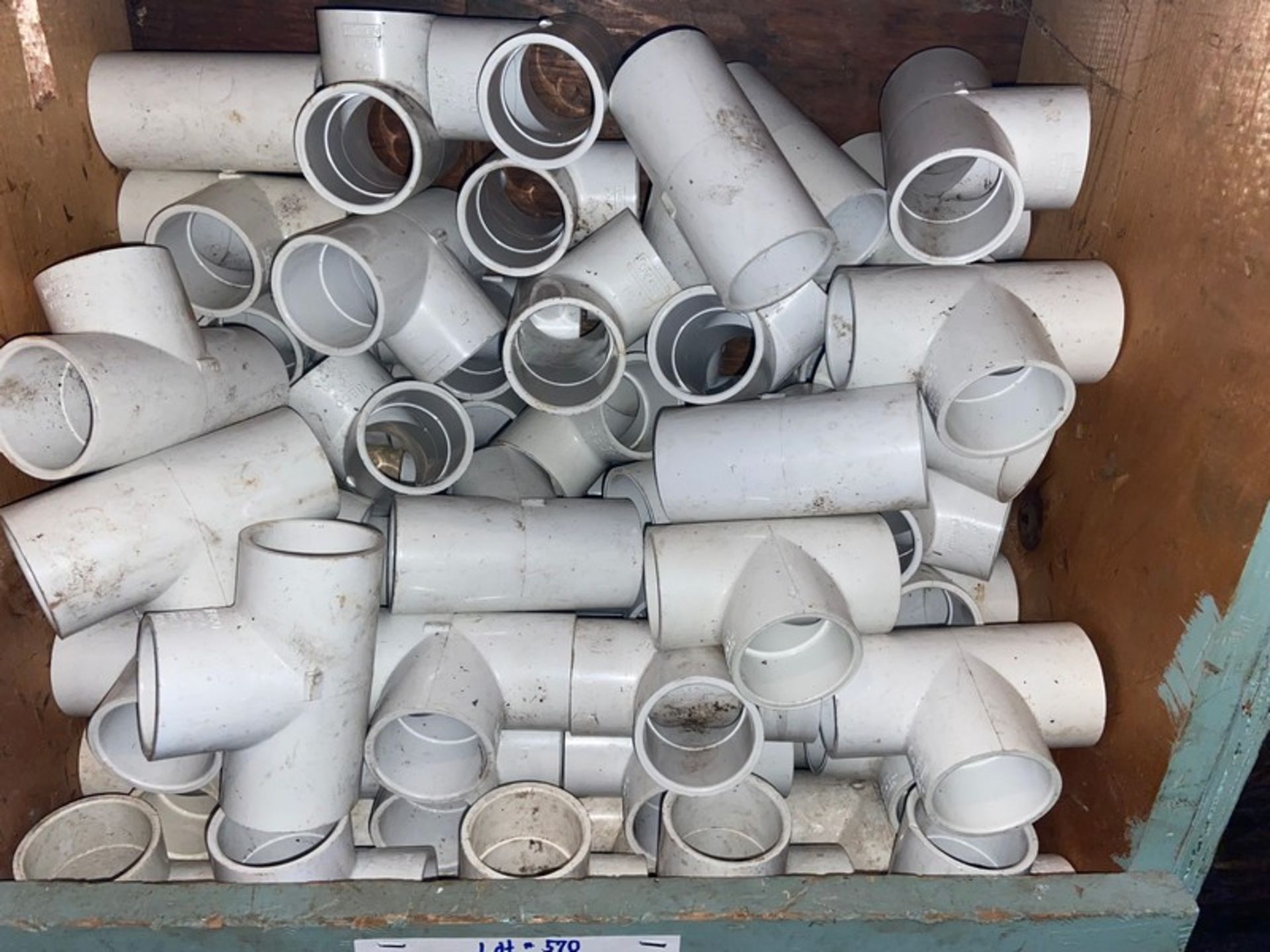 (70) 1-1/2" Pressure PVC Tee (Bin: H6) (LOCATED IN MONROEVILLE, PA) - Bild 2 aus 6