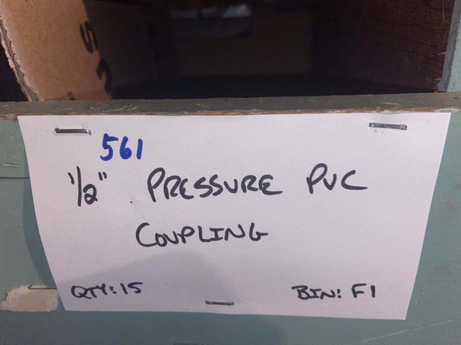 (17) 1/2" Pressure PVC Ball Valve (Bin: F1); (15) 1/2" Pressure PVC Coupling (Bin: F1) (LOCATED IN - Bild 2 aus 11