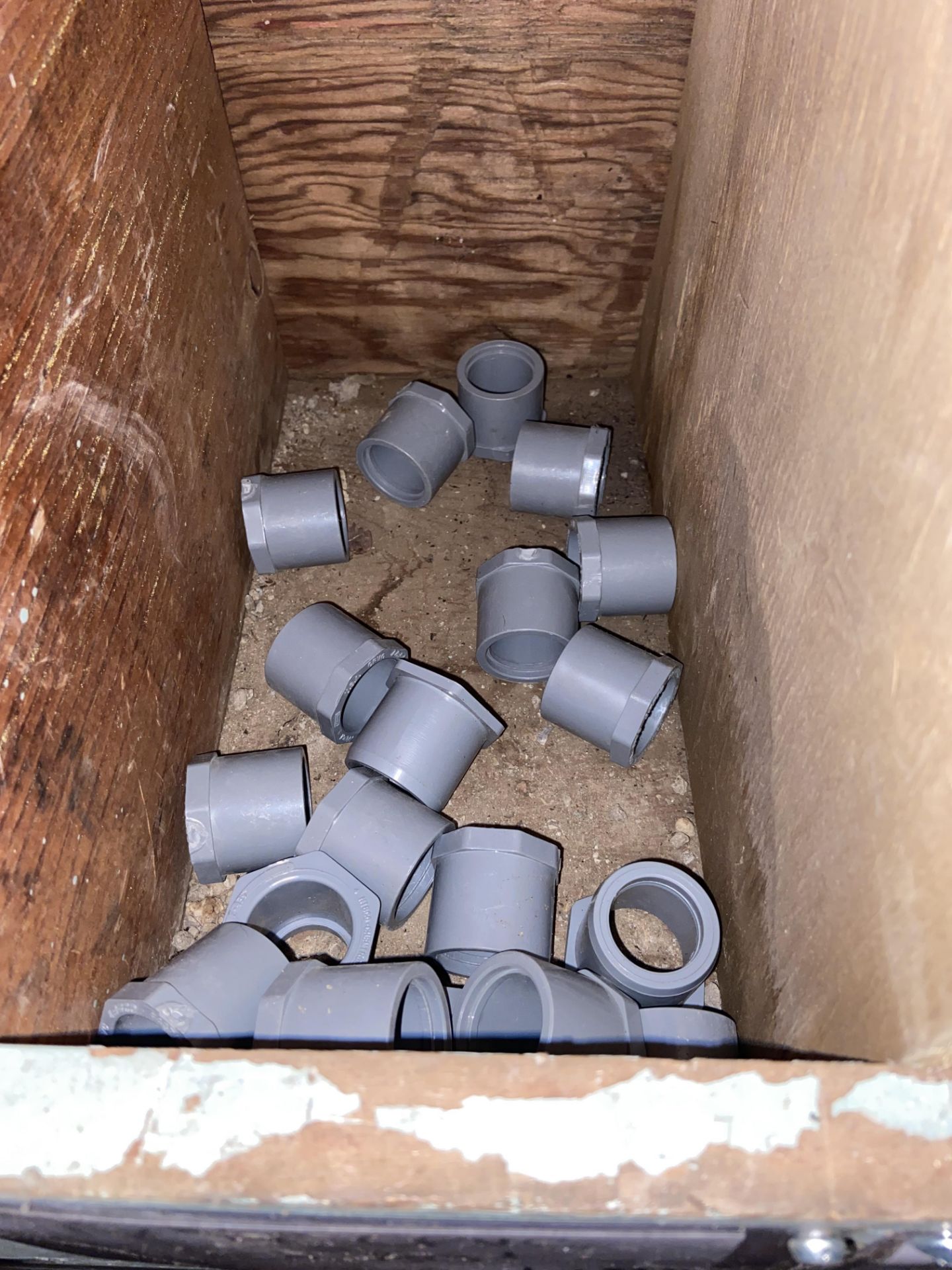 (28) CPVC SCH 80 bushing 1 1/2”. 3/4; (4) 1 1/2”. 1”; 1 1/2” x 1 1/4” (Bin:Q7) (LOCATED IN - Image 3 of 13