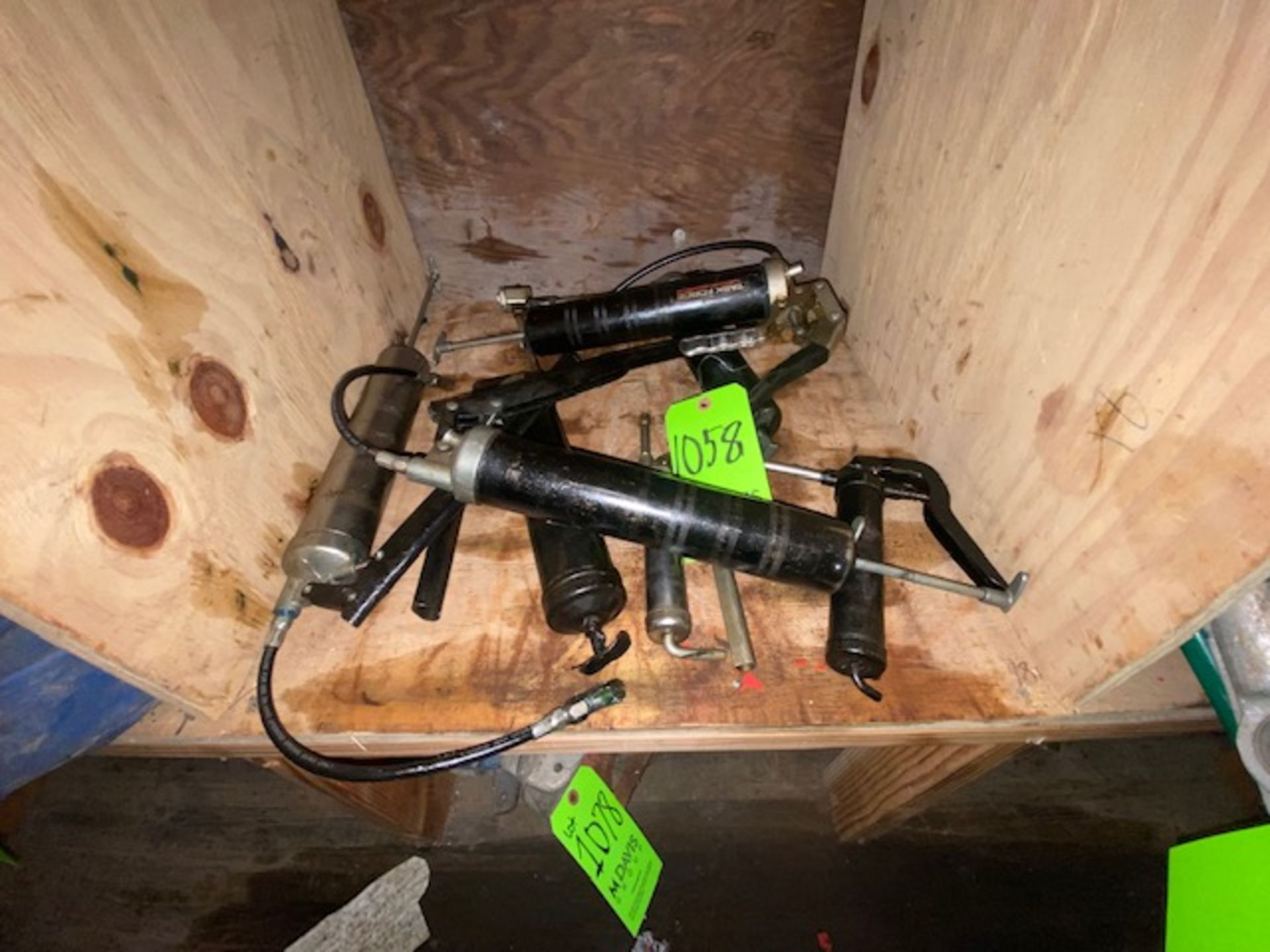 Lot of Assorted Grease Guns (LOCATED IN MONROEVILLE, PA)