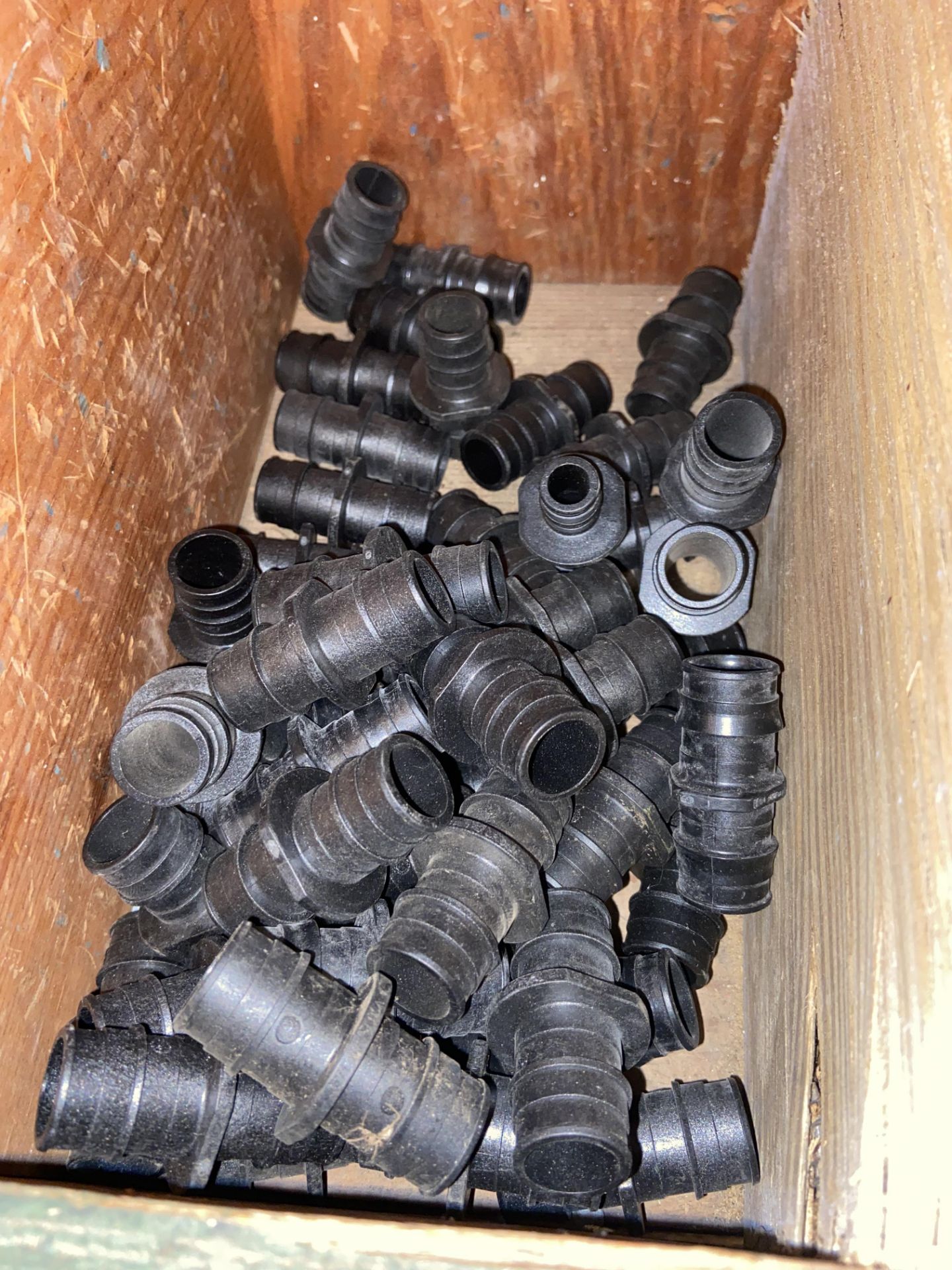 (4) 3/4” Uponor Cap (Bin:N22); (48) 3/4” uponor coupling (Bin:N21) (LOCATED IN MONROEVILLE, PA)
