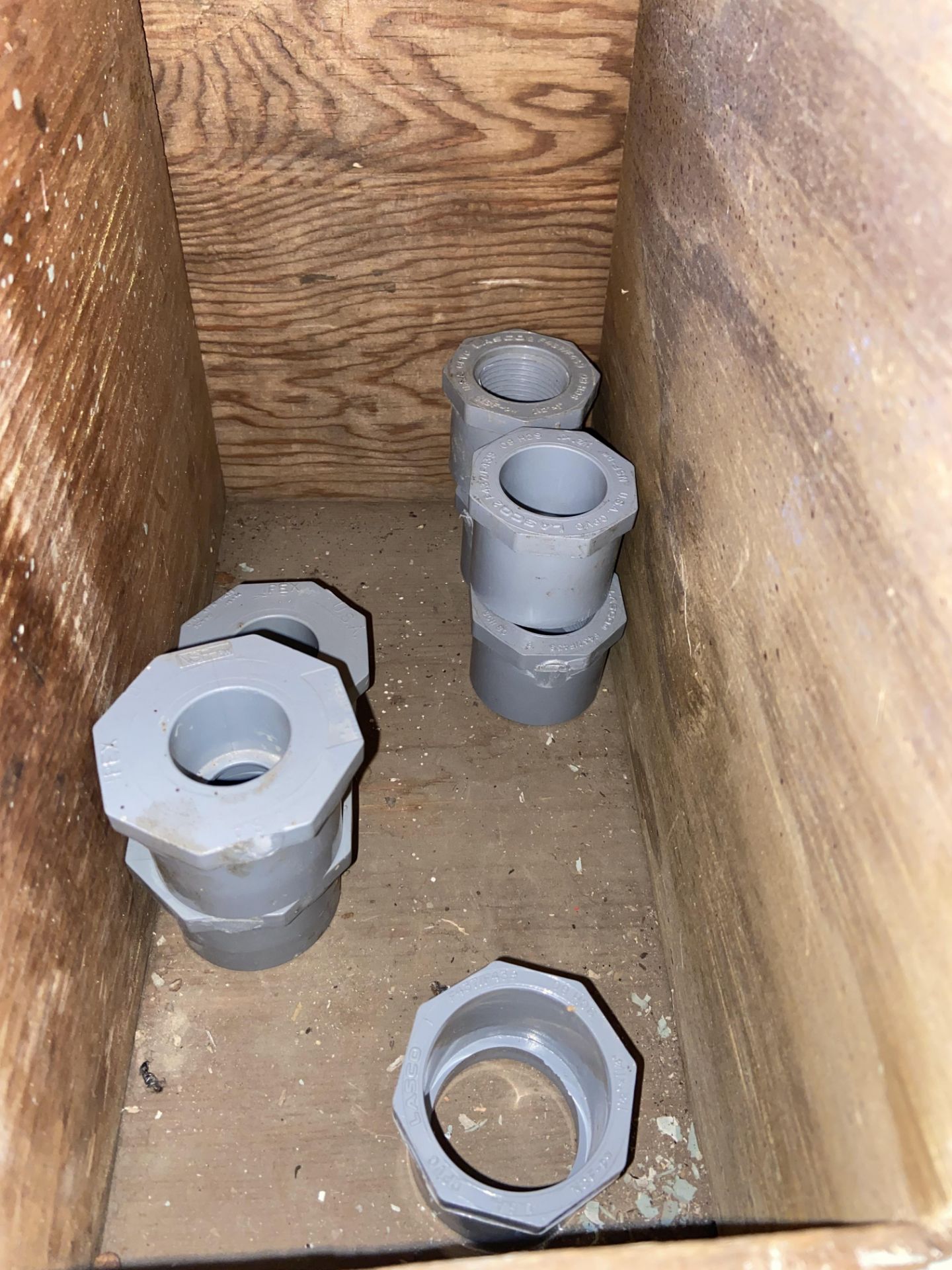 (28) CPVC SCH 80 bushing 1 1/2”. 3/4; (4) 1 1/2”. 1”; 1 1/2” x 1 1/4” (Bin:Q7) (LOCATED IN - Image 6 of 13