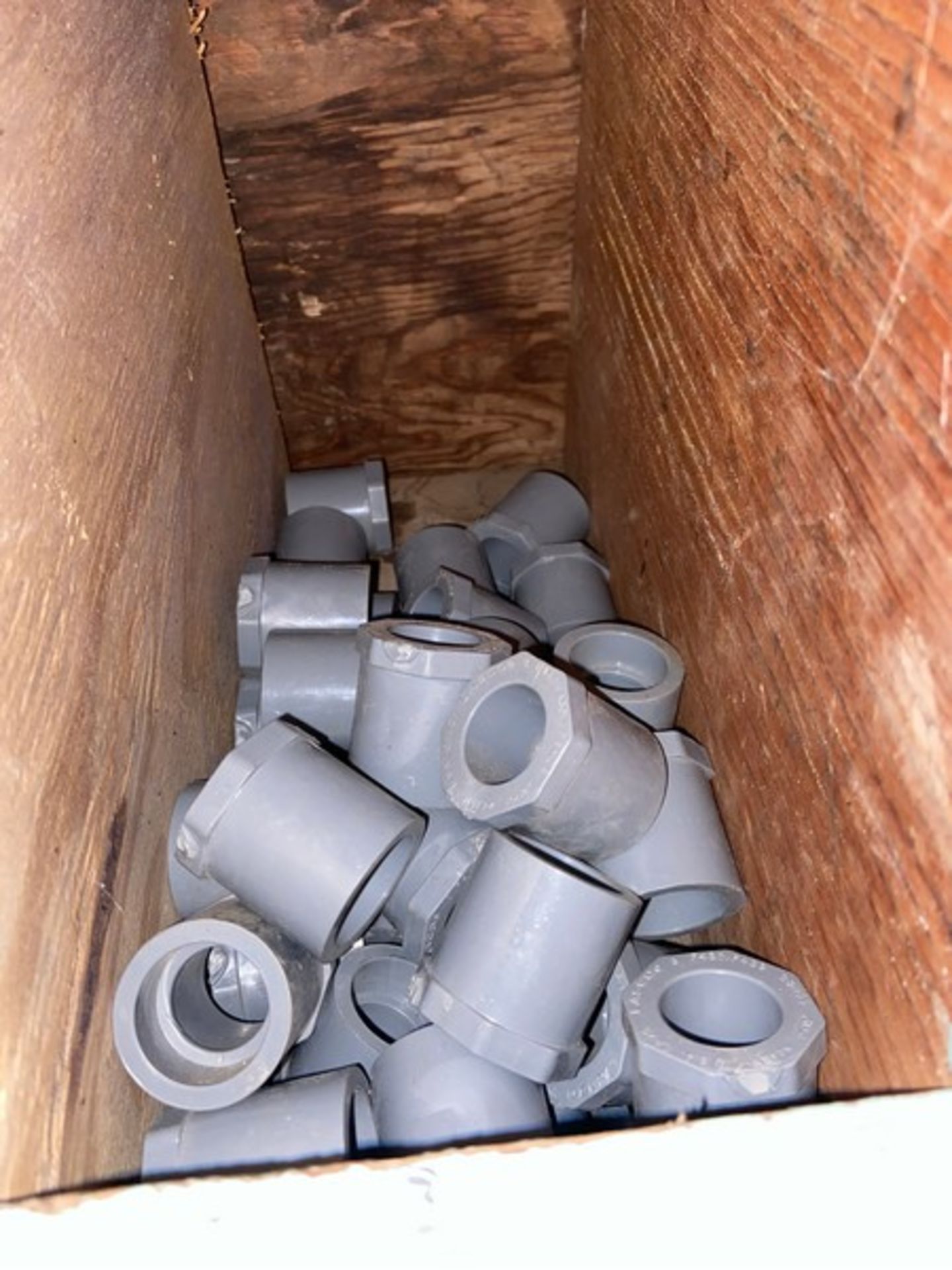 (35) 1”x1/2” CPVC SCH 80 Bushing(Bin:Q4) (LOCATED IN MONROEVILLE, PA)