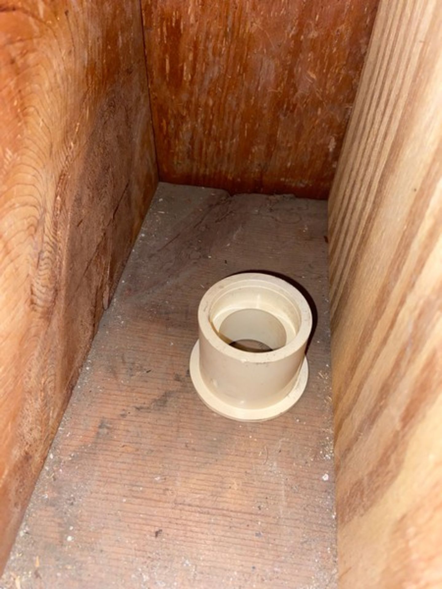 (4) 1/4”x 3/4” CPVC Coupling (Bin:C22); 2”x1 1/4” CPVC Bushing (Bin:C21) (LOCATED IN MONROEVILLE, - Bild 3 aus 4