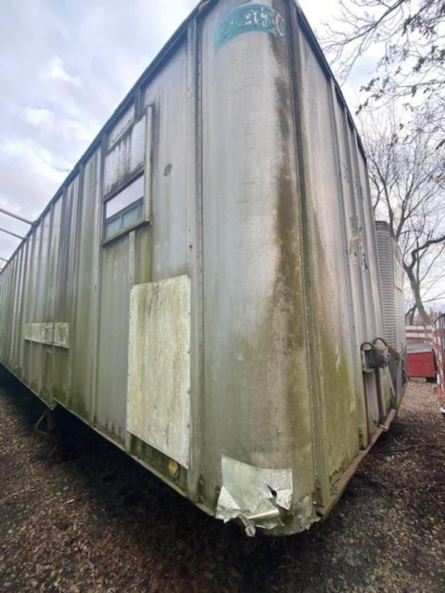 36 ft. Box Trailer (NOTE: Used for Storage) (TRAILER #2) (LOCATED IN MONROEVILLE, PA) - Bild 2 aus 8
