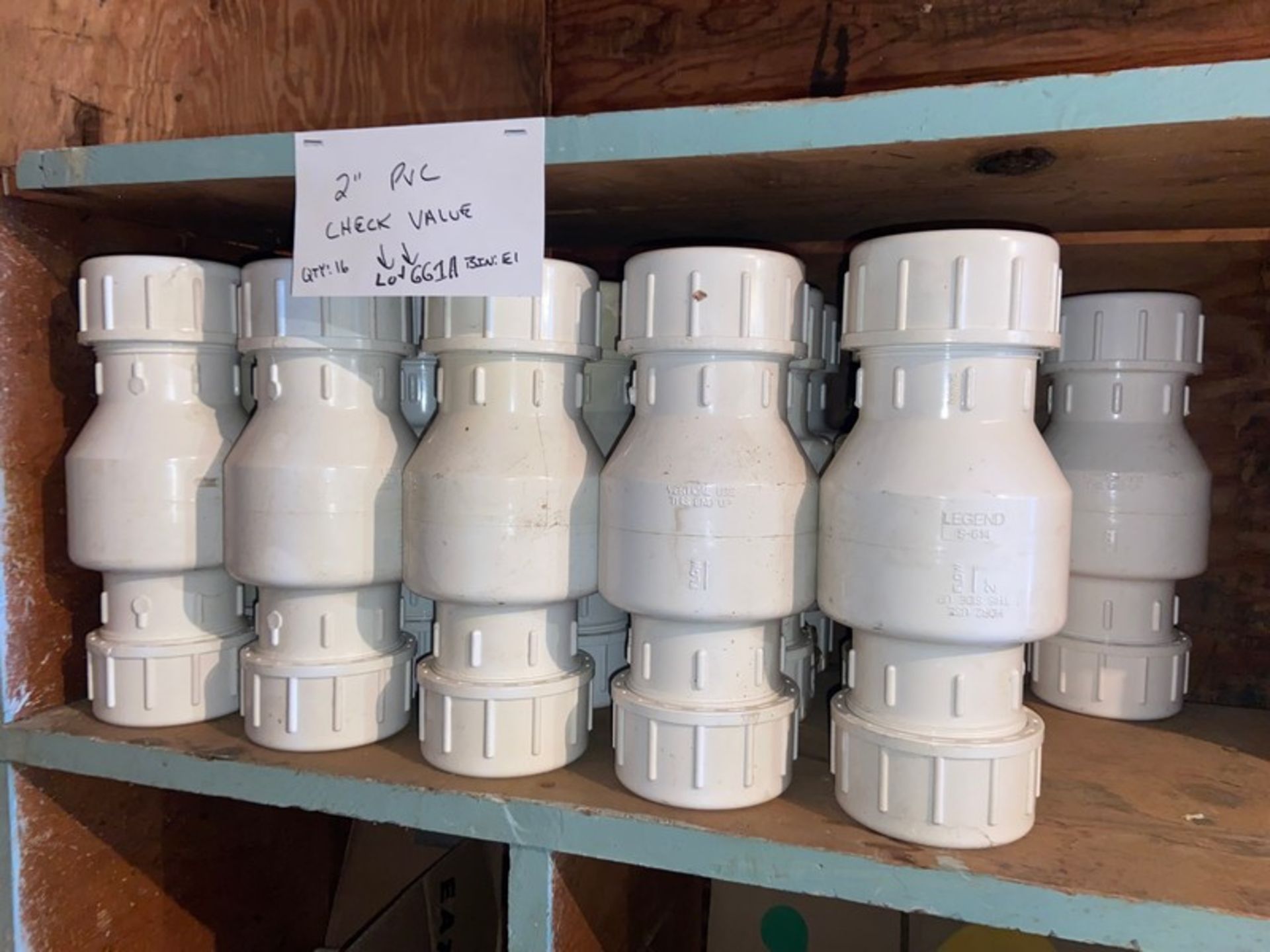 (16) 2” PVC Check Valve (Bin:E1) (2) 1-1/2” PVC Check Valves (Bin:E1) (Trailer #5) (LOCATED IN - Bild 5 aus 6