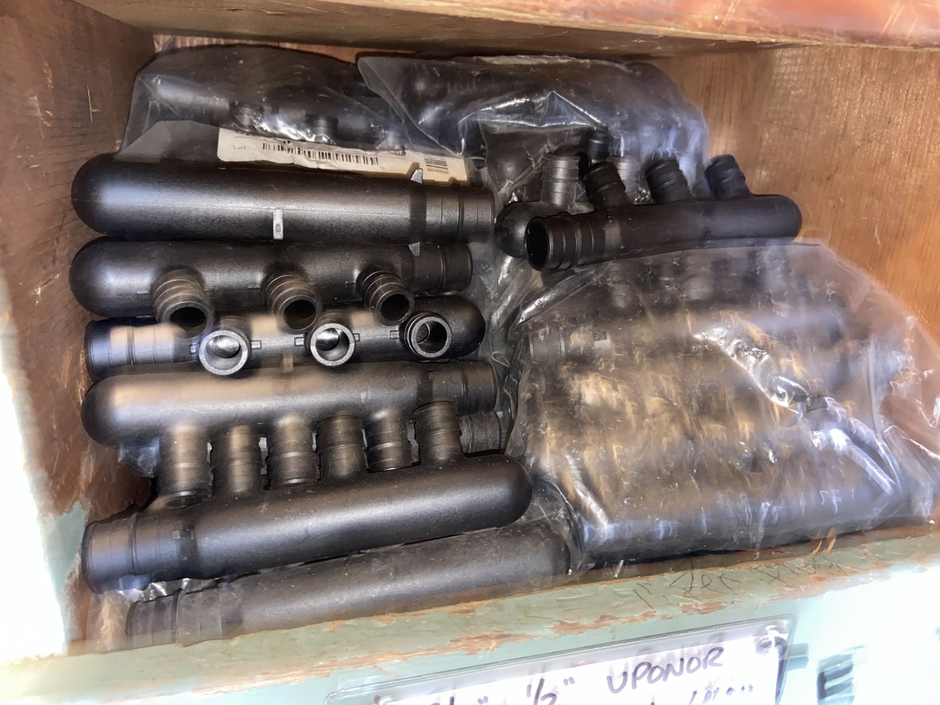 3/4”x1/2” Uponor Manifold 3 port (Bin:P25,P26) (LOCATED IN MONROEVILLE, PA)