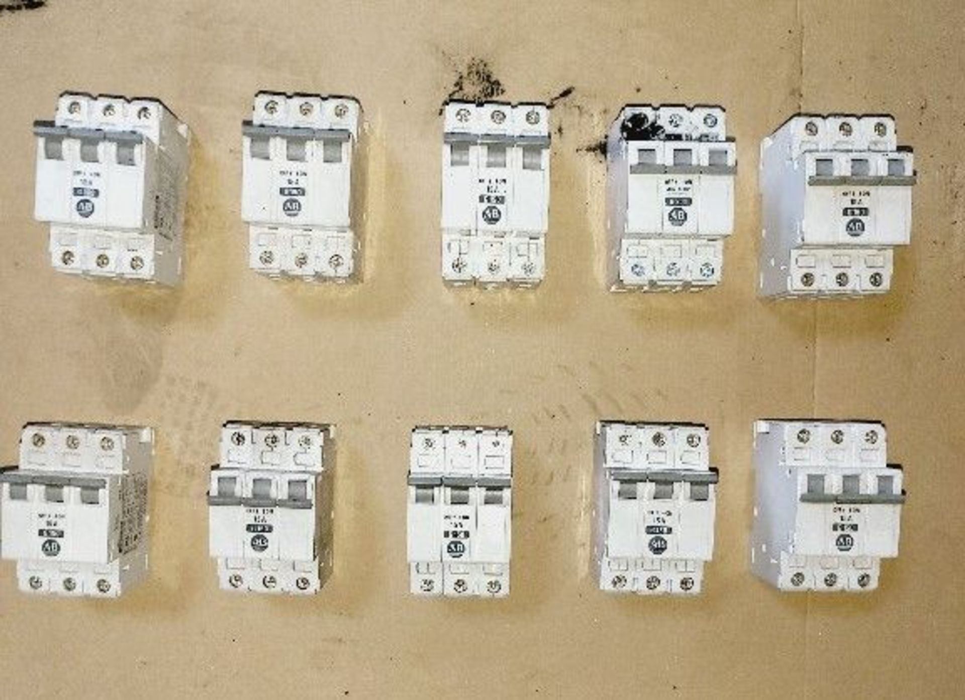 Qty (10) - Allen Bradley 3 phase circuit breakers - 15 amp