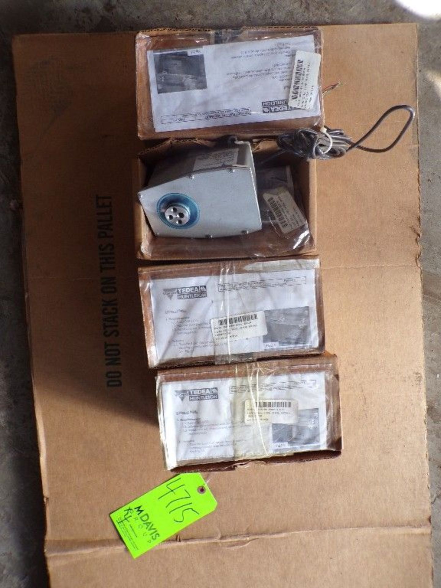 Qty (4) Brand new Vishay load cells- model:1430- 10kg