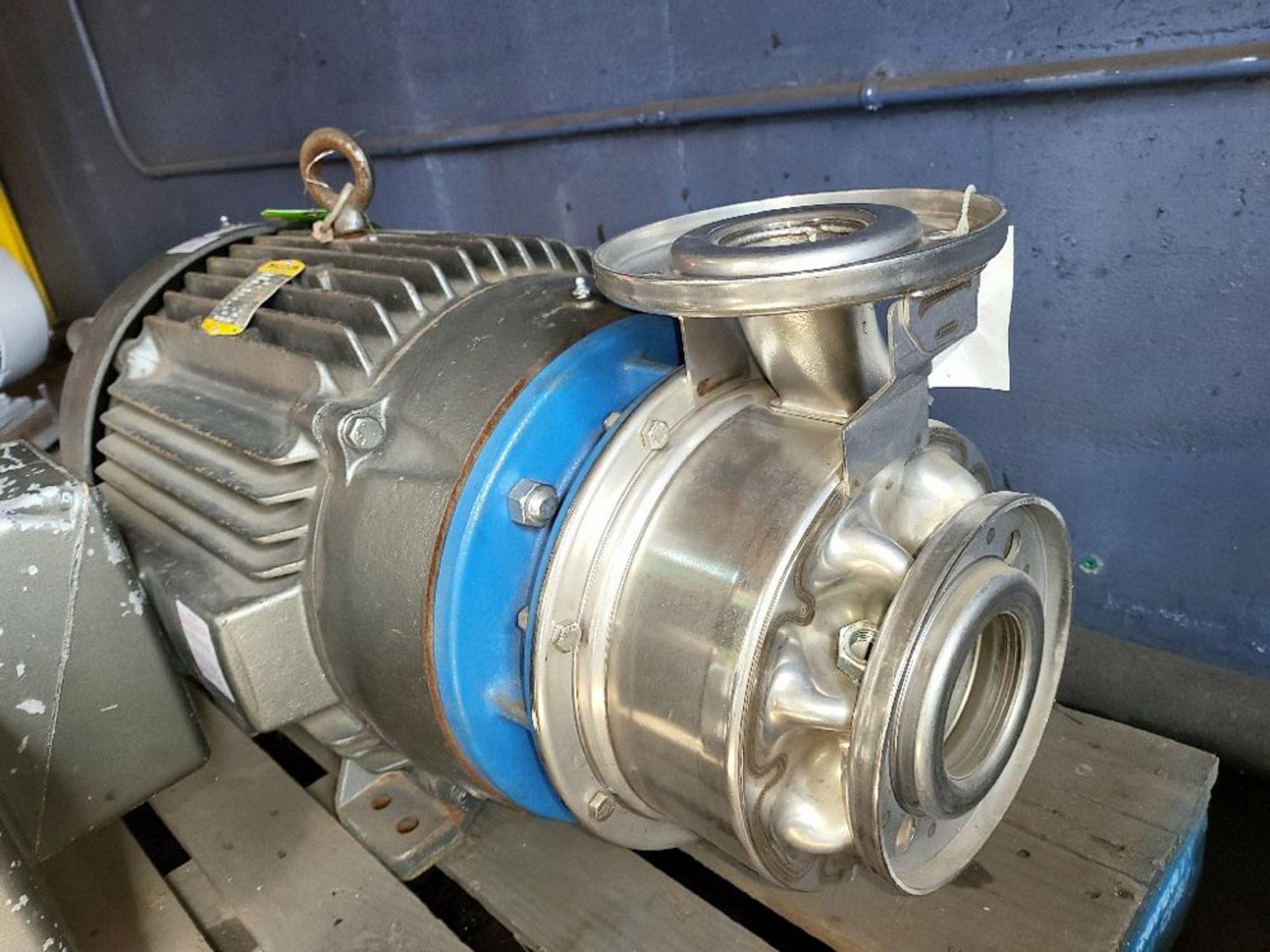 Qty (1) Centrifugal Pump - 40 hp - 3550 rpm - 3 phase - 230/460V- 3 1/4 inch inlet flange commection - Image 2 of 2