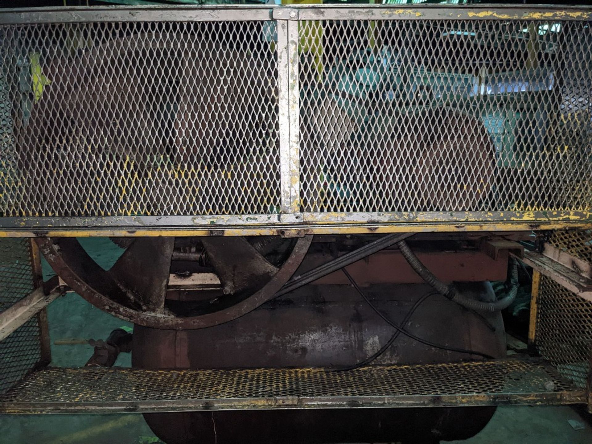 Westinghouse Compressor  - 10 hp 2-stage air compressor - 100 gallon holding tank. - 230V / 3 / 60hz - Image 5 of 7