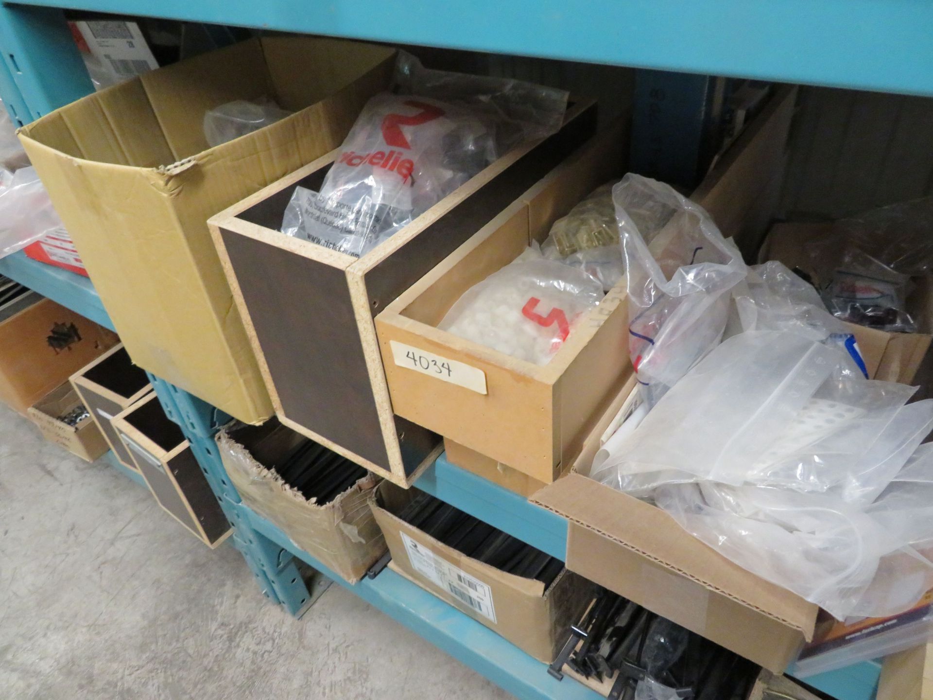 LOT including large quantity of assorted hardware, etc. - Image 7 of 9