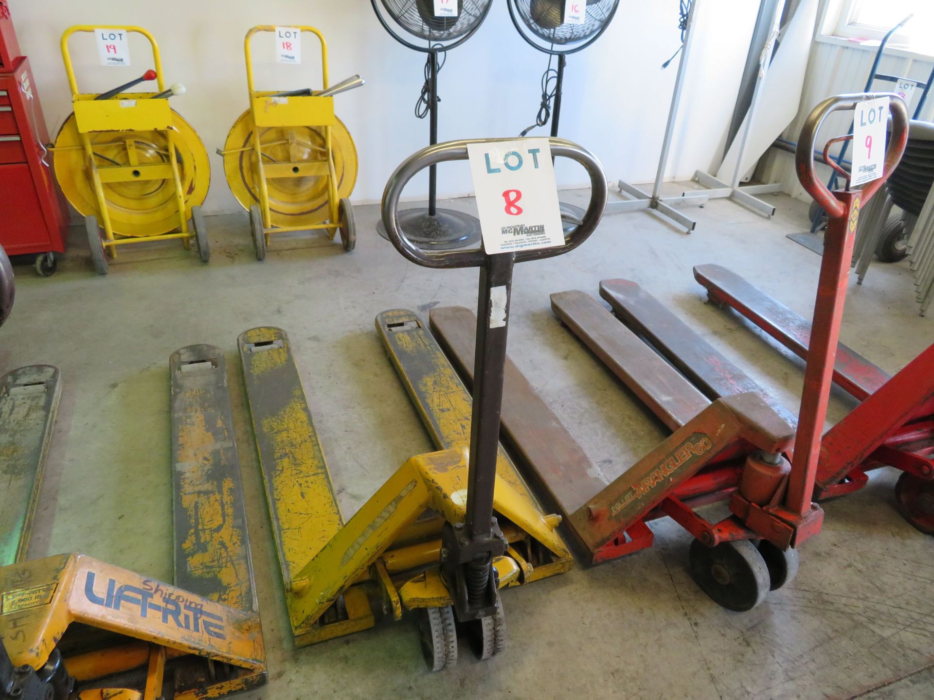 LIFT RITE pallet lift