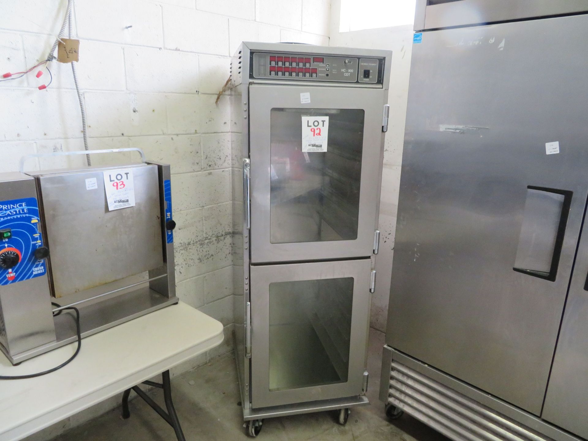 HENNY PENNY heated holding cabinet on wheels, Mod: HC900 CDT, approx. 24"w x 28"d x 71"h (