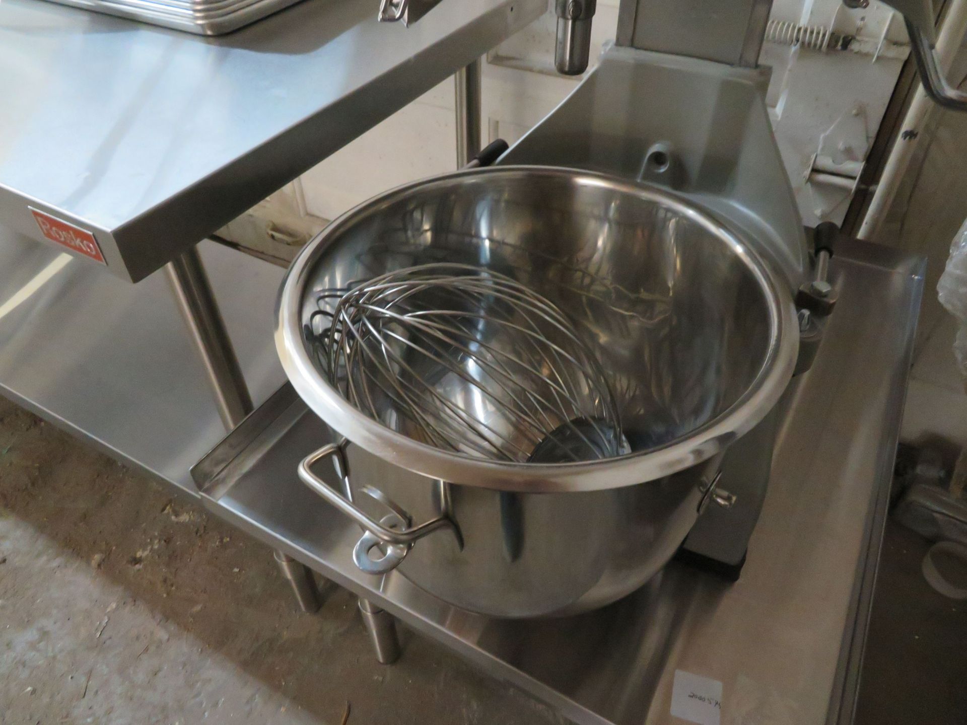 LOT including GLOBE mixer, 20 QT, Mod: SPC20, comes with accessories (PURCHASED NEW $3,200.00) in - Image 6 of 6