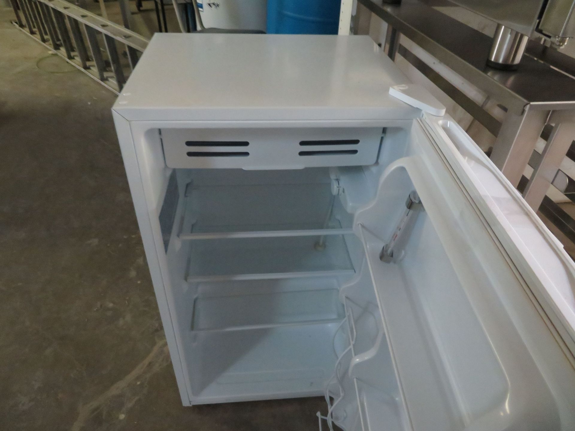 MASTERCHEF refrigerator, Mod: D43-0289-2, approx. 18"w x 17"d x 33"h - Image 2 of 3