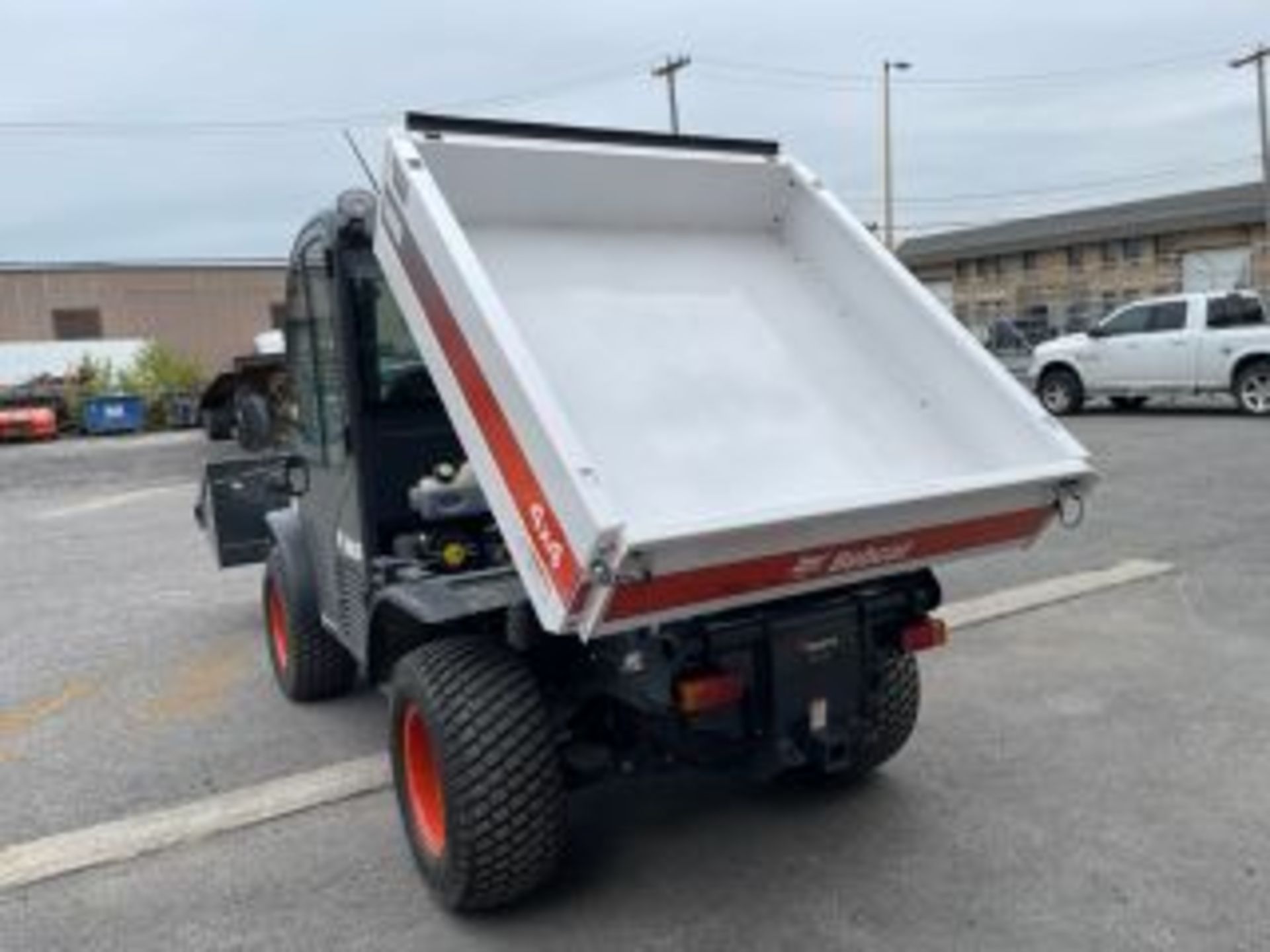 2021 BOBCAT TOOLCAT 5600 4x4 all wheel steer S/N AHG820201 21.5 HOURS The power to operate 40+ - Image 2 of 19