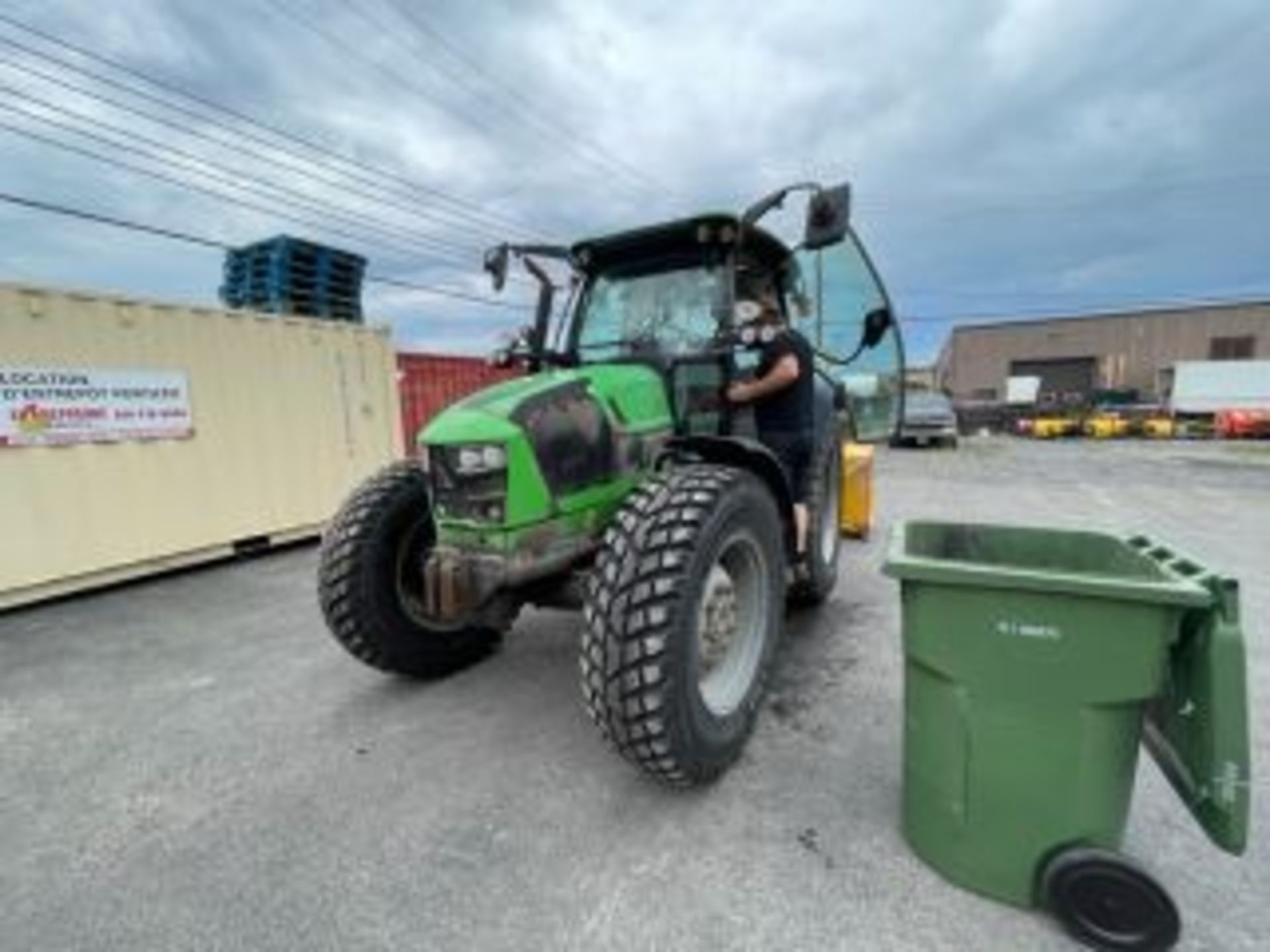 2018 DEUTZ-FAHR agricultural tractor # T51-10003 With PRONOVOST snow removal attachment 1109.8 Hours - Image 5 of 27