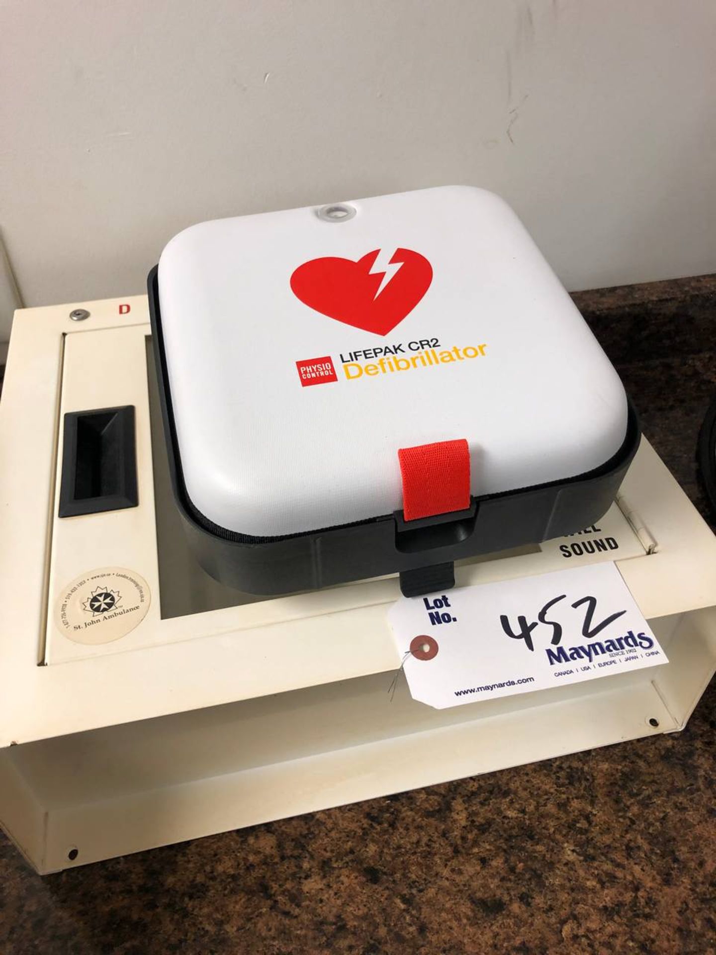 Lifepak CR2 Defibrillator