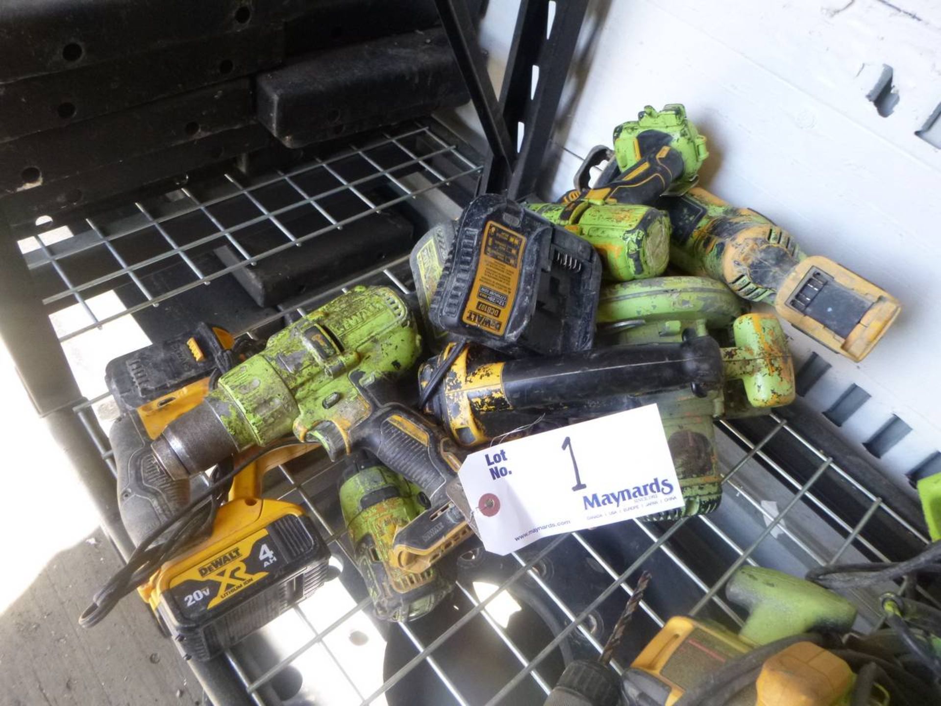 Dewalt Lot of hand tools