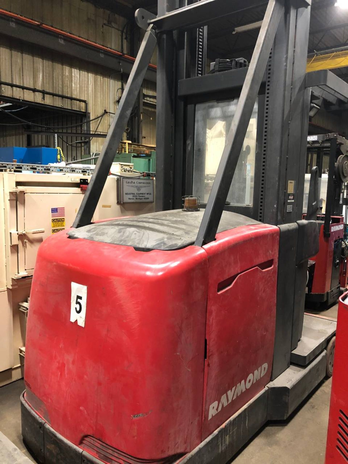 Raymond SA-CSR30T Electric Swing Reach Forklift - Image 3 of 5