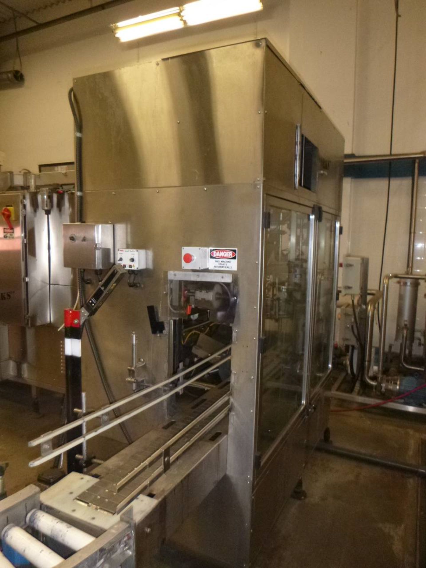 2000 Universial Aqua Technologies Inc WWAI 480 Fully automatic washer filler capping machine - Image 15 of 18