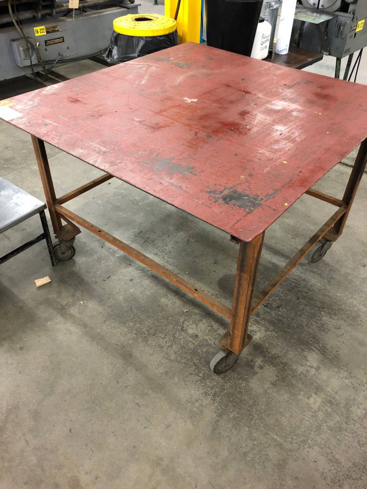 Rolling Table 4' x 4'