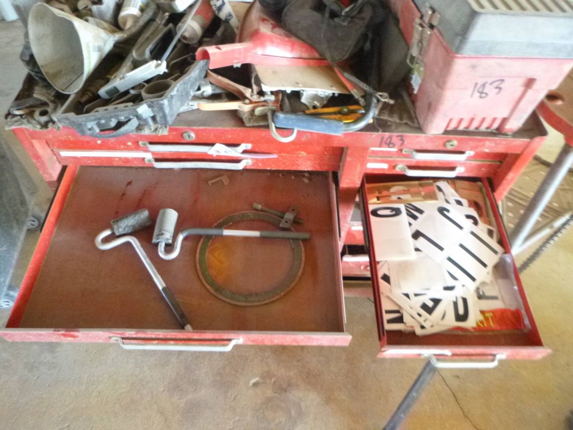 Tool box with tools - Image 4 of 6