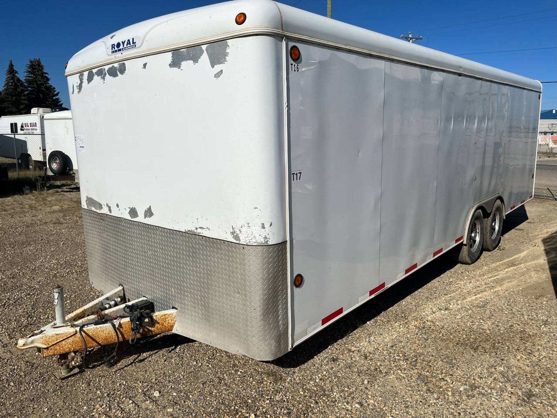 2004 Royal 24’ tandem axle enclosed trailer - Image 2 of 8