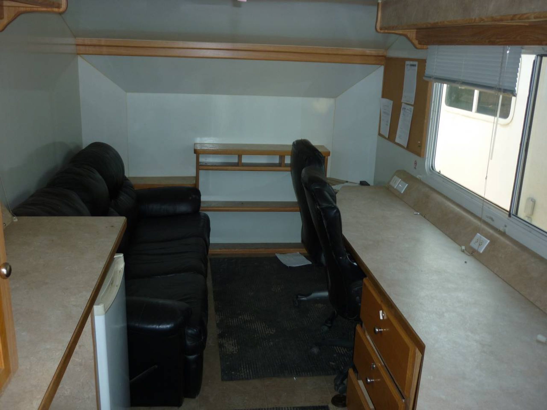 2006 Travelaire Wellsite office trailer - Image 7 of 9