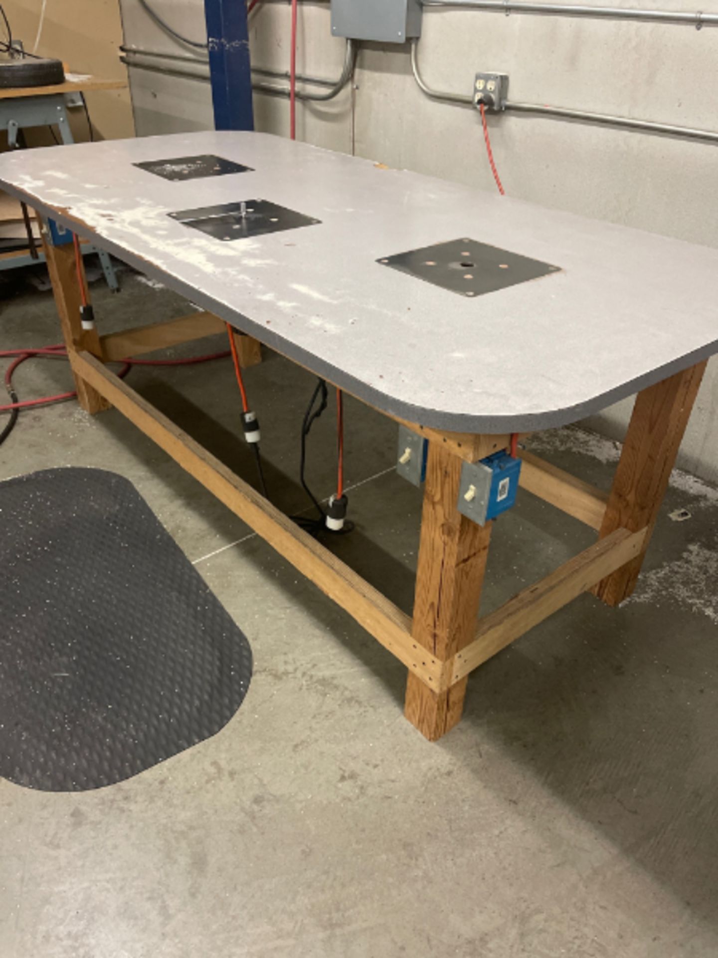 Router Table w/ Router - Image 3 of 4