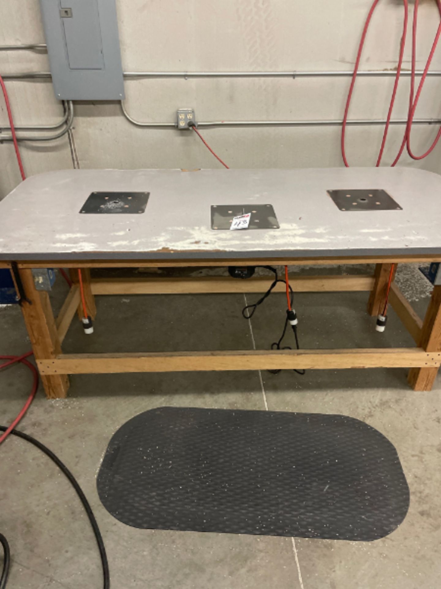 Router Table w/ Router - Image 2 of 4