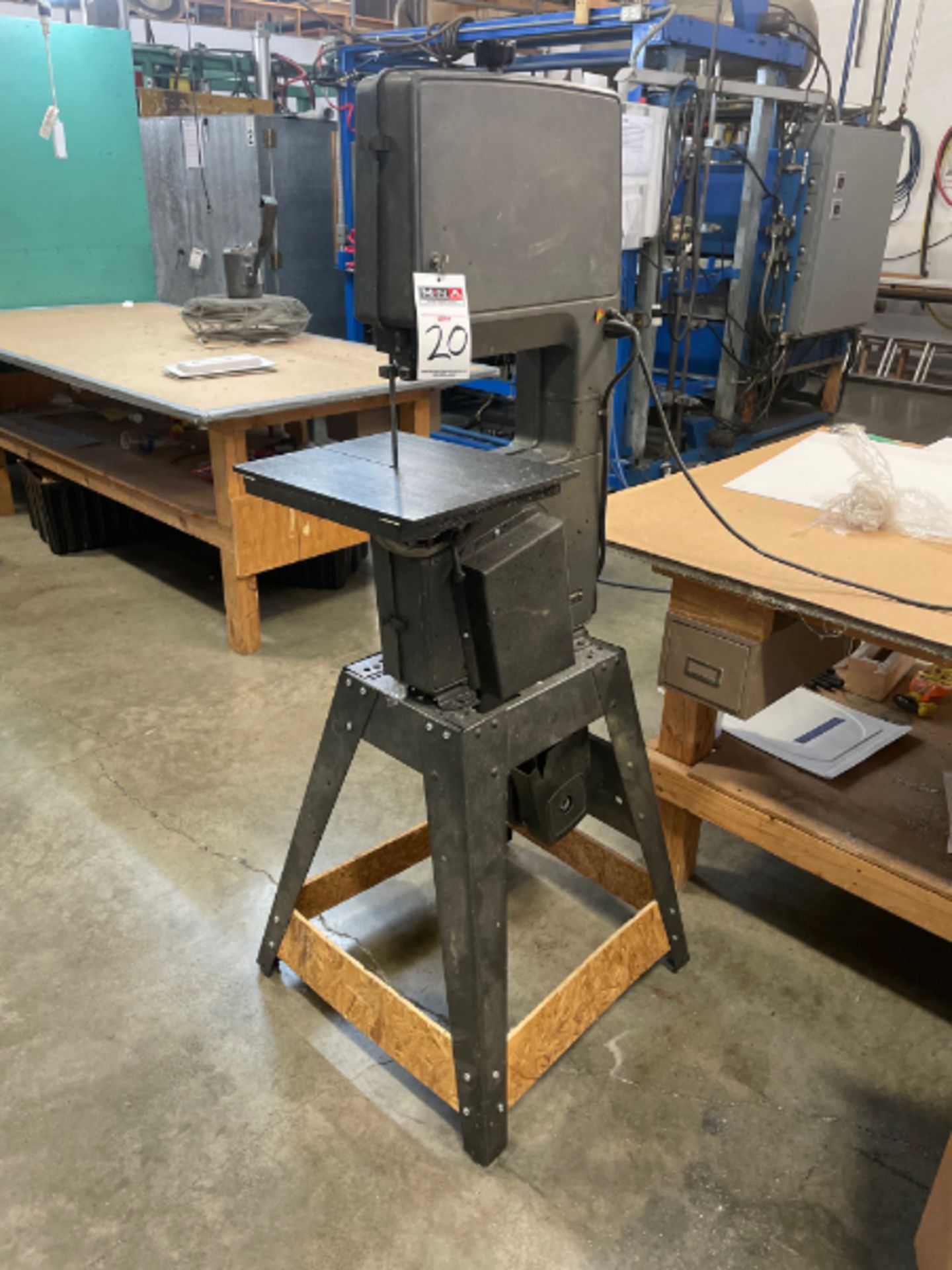 Craftsman 12" Vertical Bandsaw - Image 2 of 5