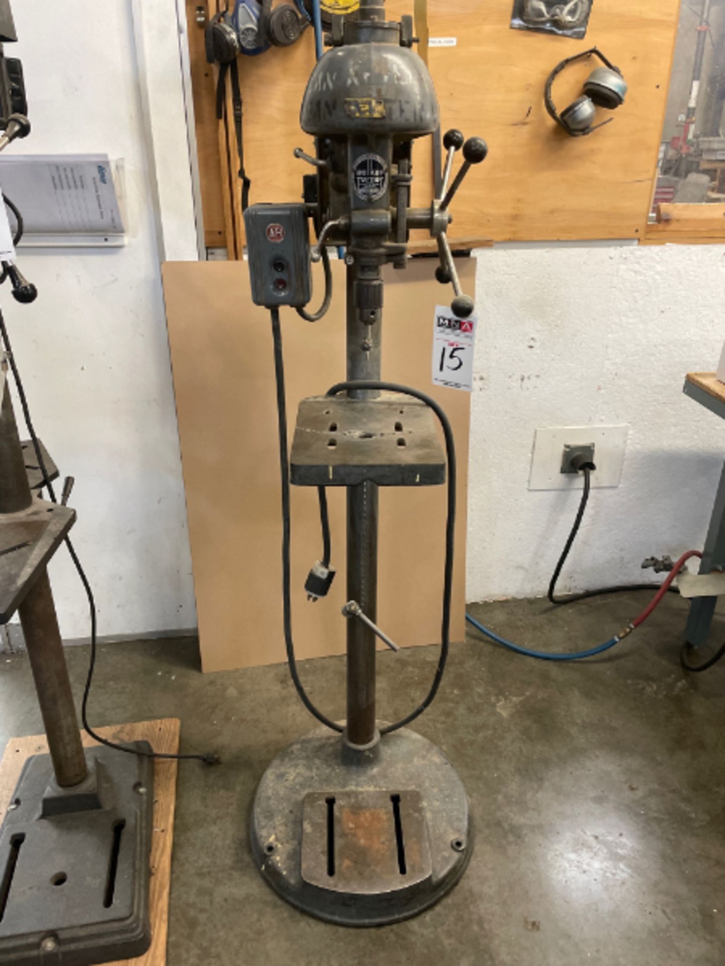 Walker Turner Drill Press - Image 4 of 4