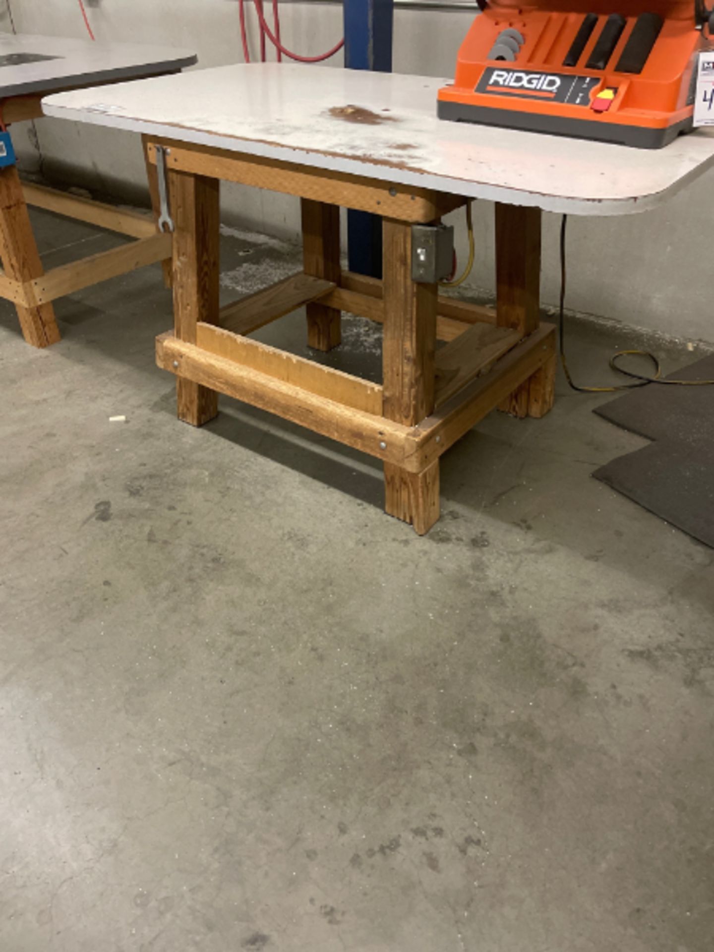 Router Table - Image 2 of 3