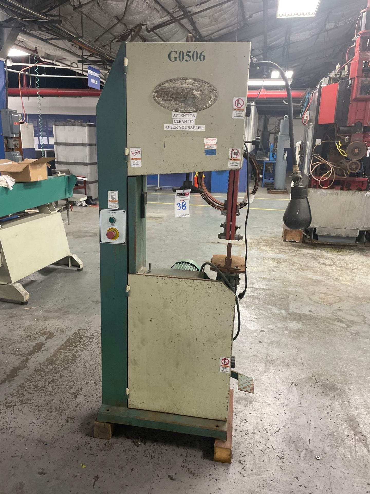 Grizzly G0569 18" Vertical Bandsaw