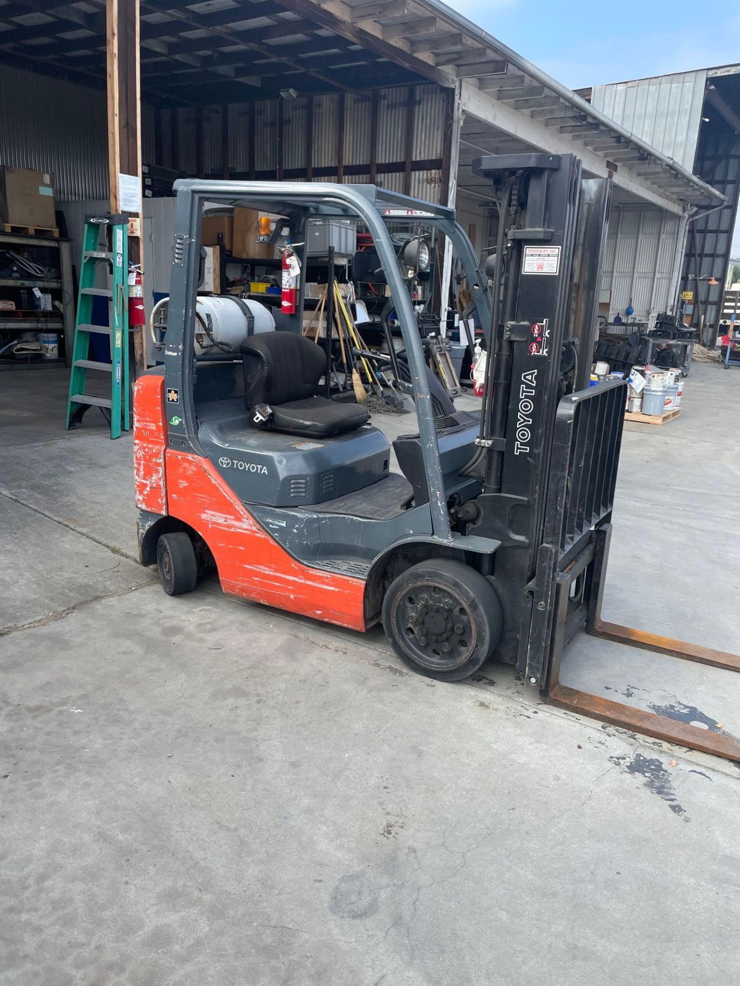 Toyota 8FGCU25 4,500lbs. LPG Forklift, s/n 26238 *Needs Wire Harness* - Image 5 of 6