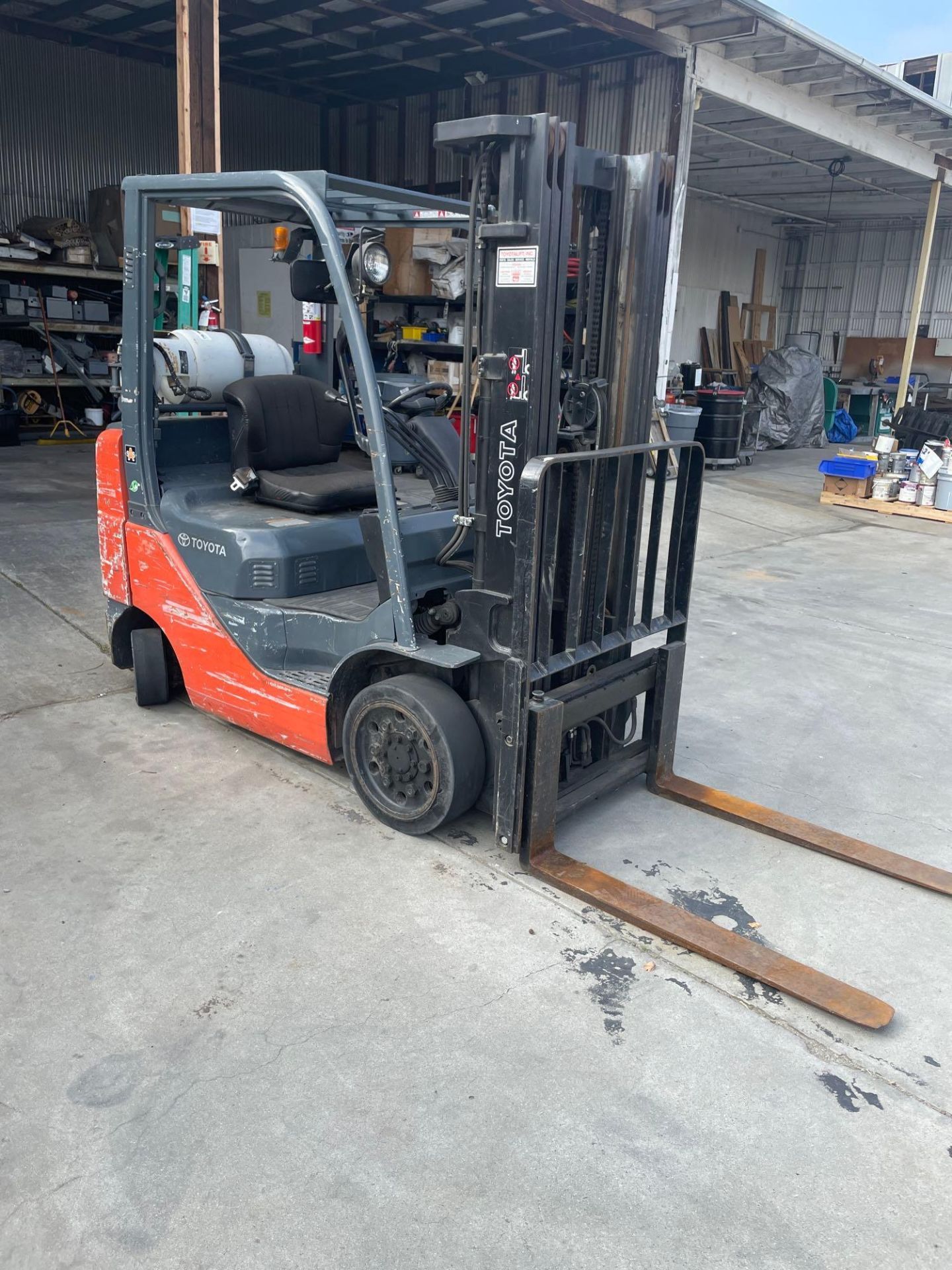 Toyota 8FGCU25 4,500lbs. LPG Forklift, s/n 26238 *Needs Wire Harness* - Image 4 of 6