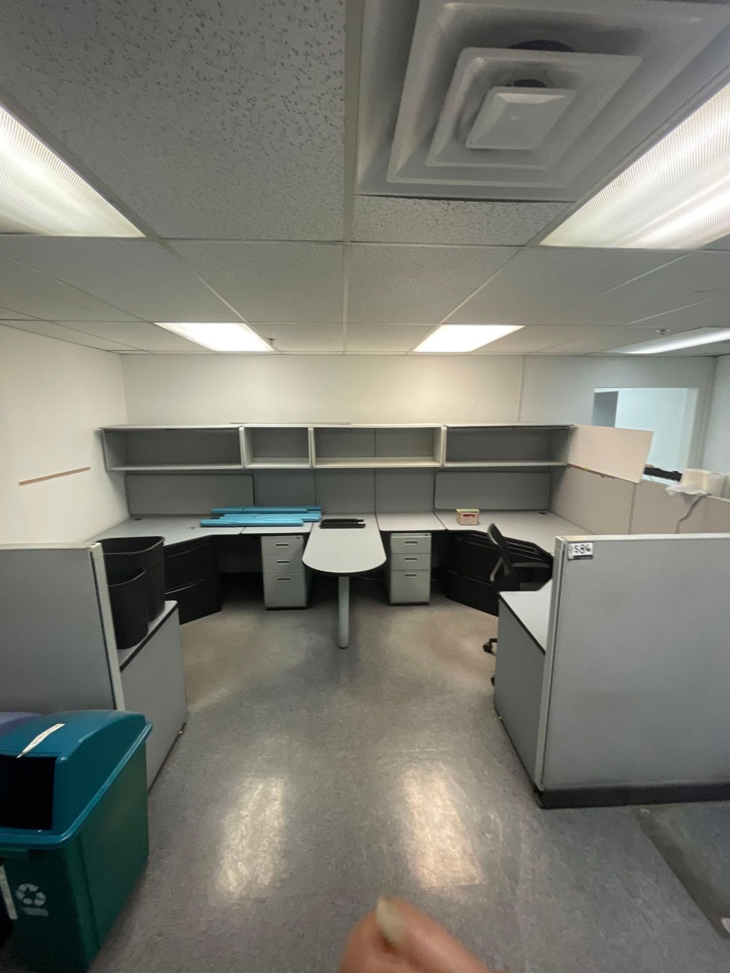 Cubicles - Image 2 of 2