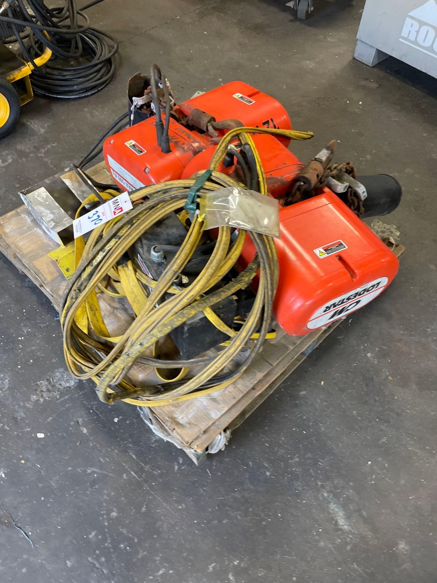 CM Lodestar 1/2 Ton Hoist - Image 3 of 6