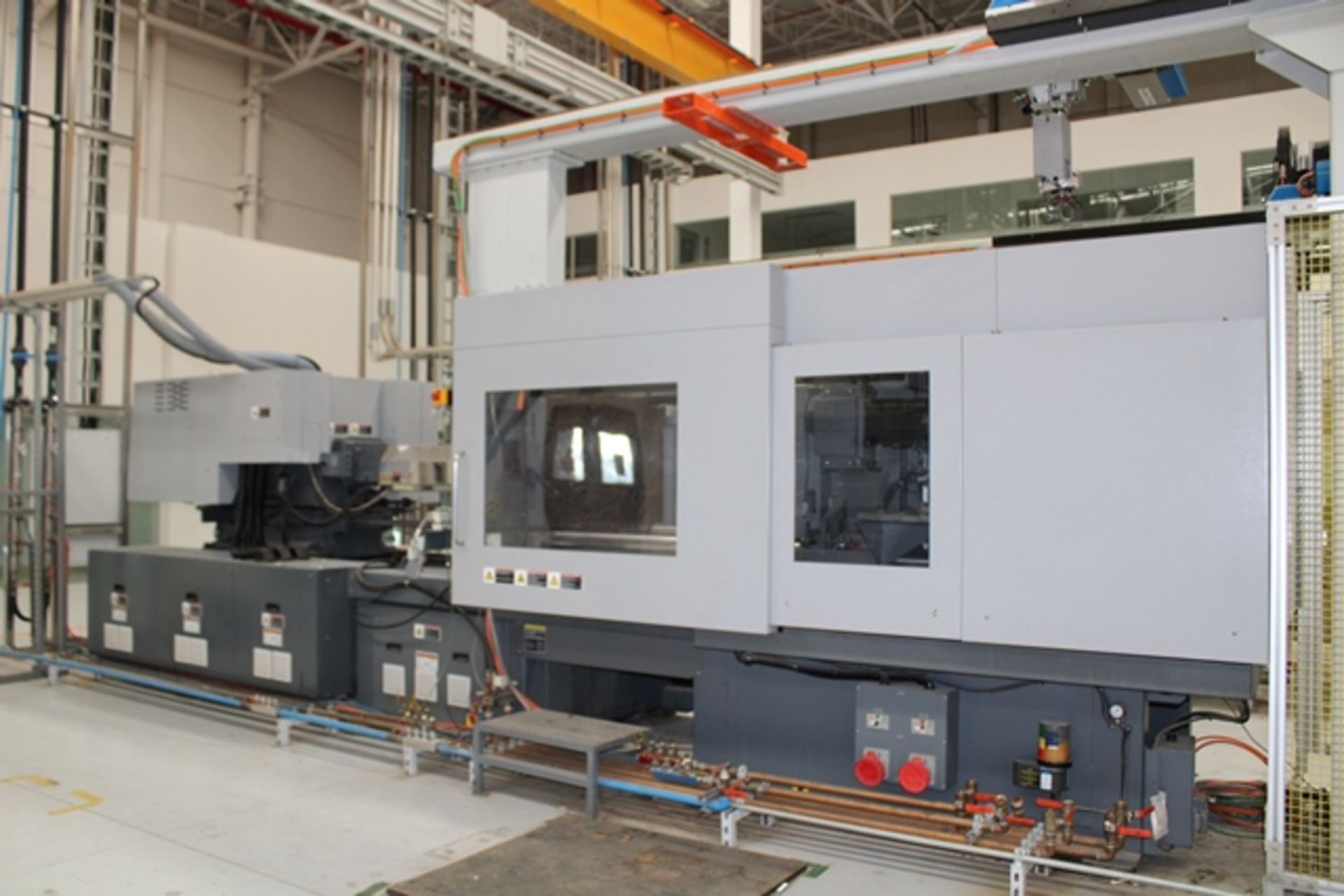 310 Ton 10.3 Oz Toshiba EC310SXV50-26 Electric Injection Molding Machine, Mfg. Year: Dec 2016 - Image 5 of 17