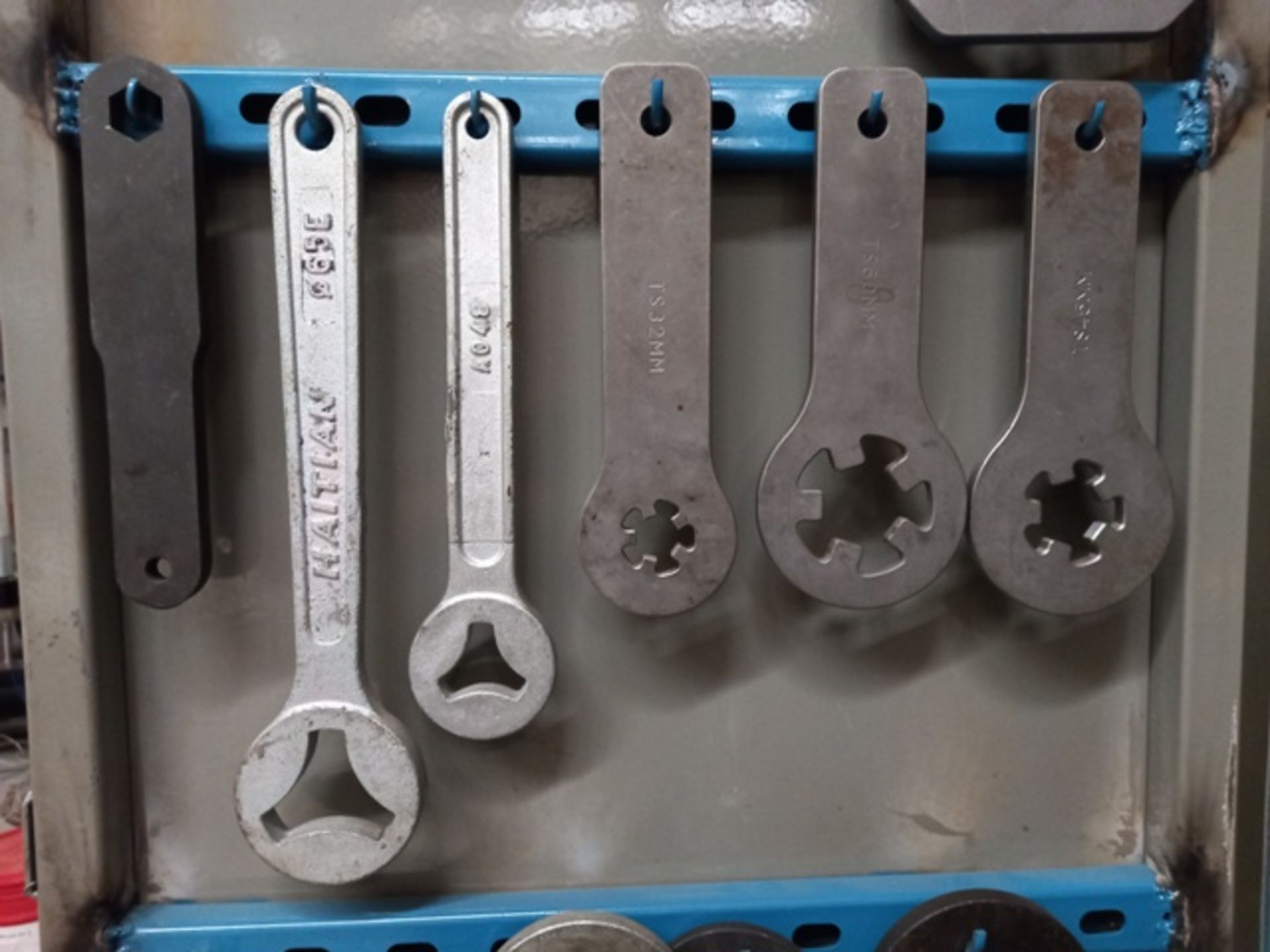 Tools & Spare Parts Lot Consisting of (1) Cabinet with Approximately (37) Special Keys For Injectors - Image 5 of 20
