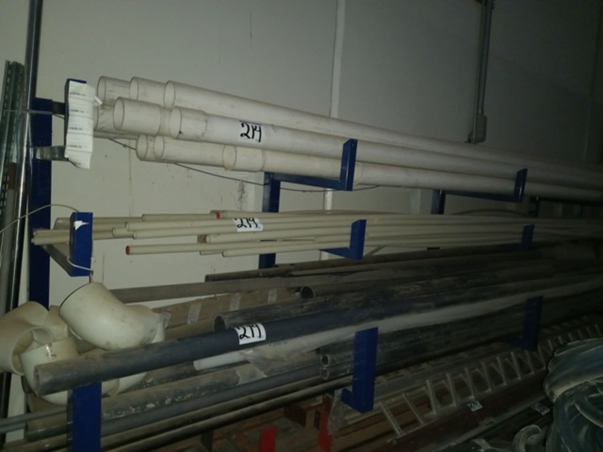 Lot of (1) Metallic Rack with Hydraulic PVC Pipe, Different Sizes (1" - 4")